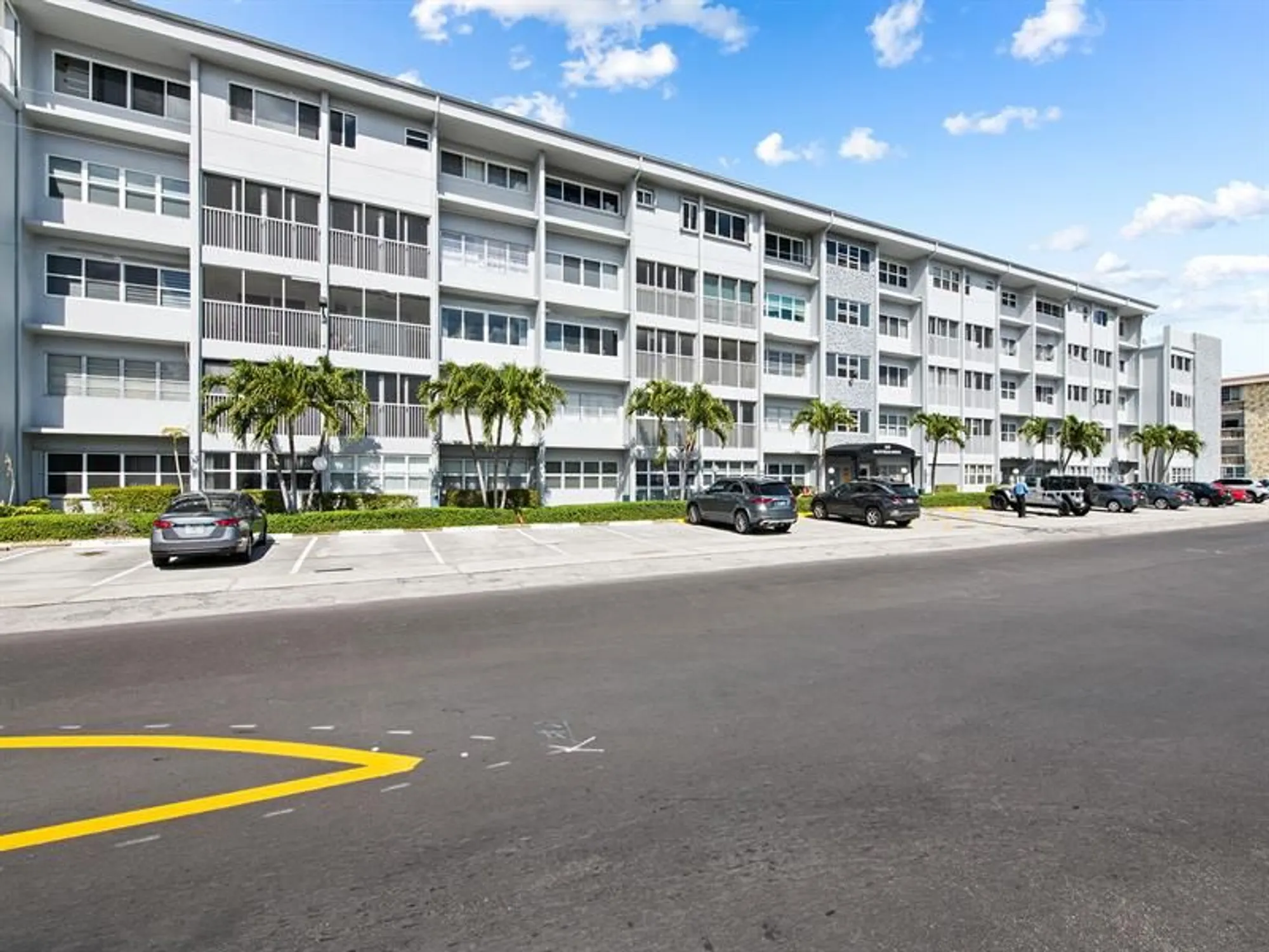 Property Slideshow image 21 of 23 | 329 se 3rd st 305p, Hallandale Beach, FL, 33009