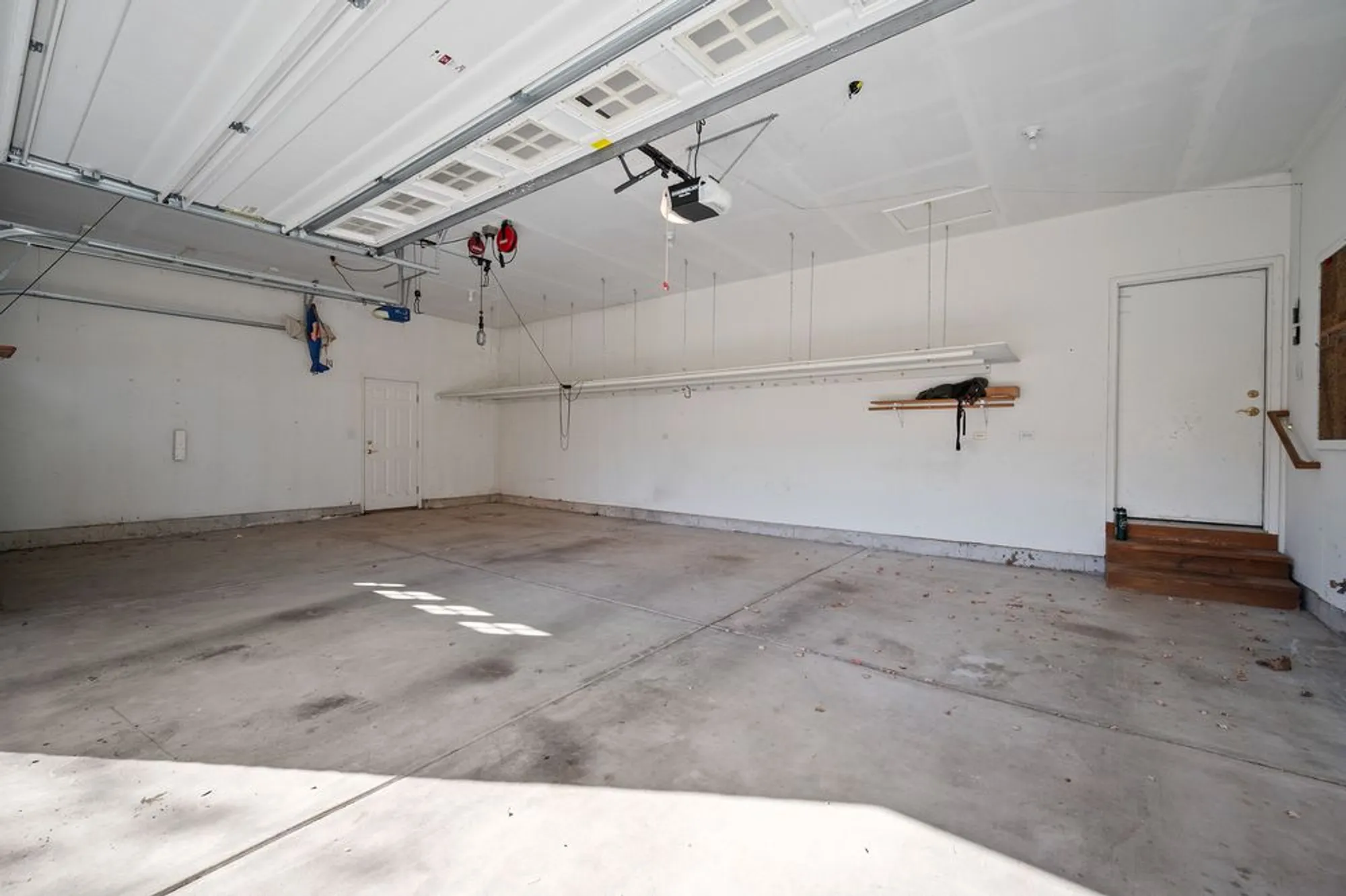 Property Slideshow image 28 of 30 | 1176 heathrow ln, Aurora, IL, 60502