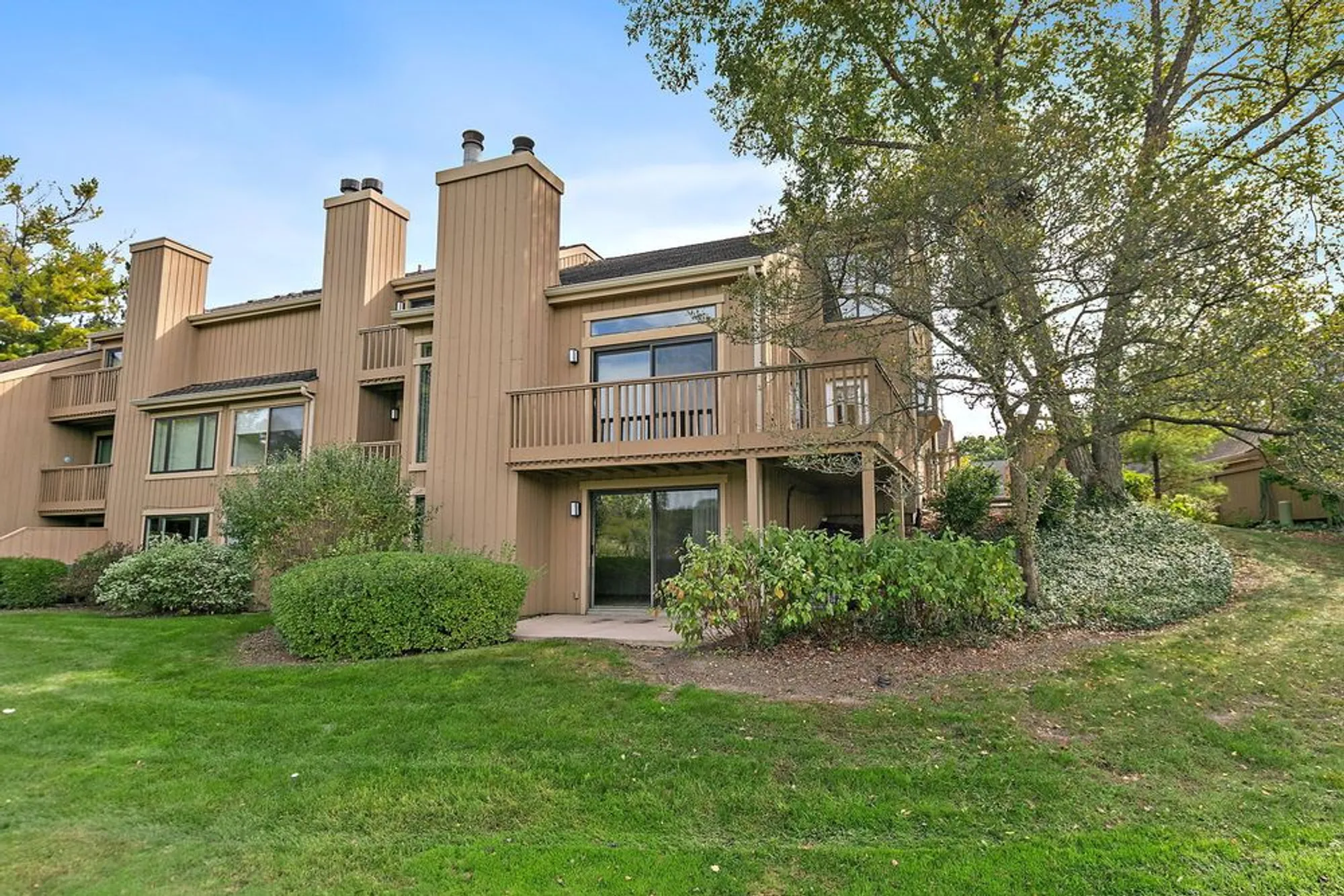 Property Slideshow image 36 of 39 | 830 oak hill rd, Lake Barrington, IL, 60010