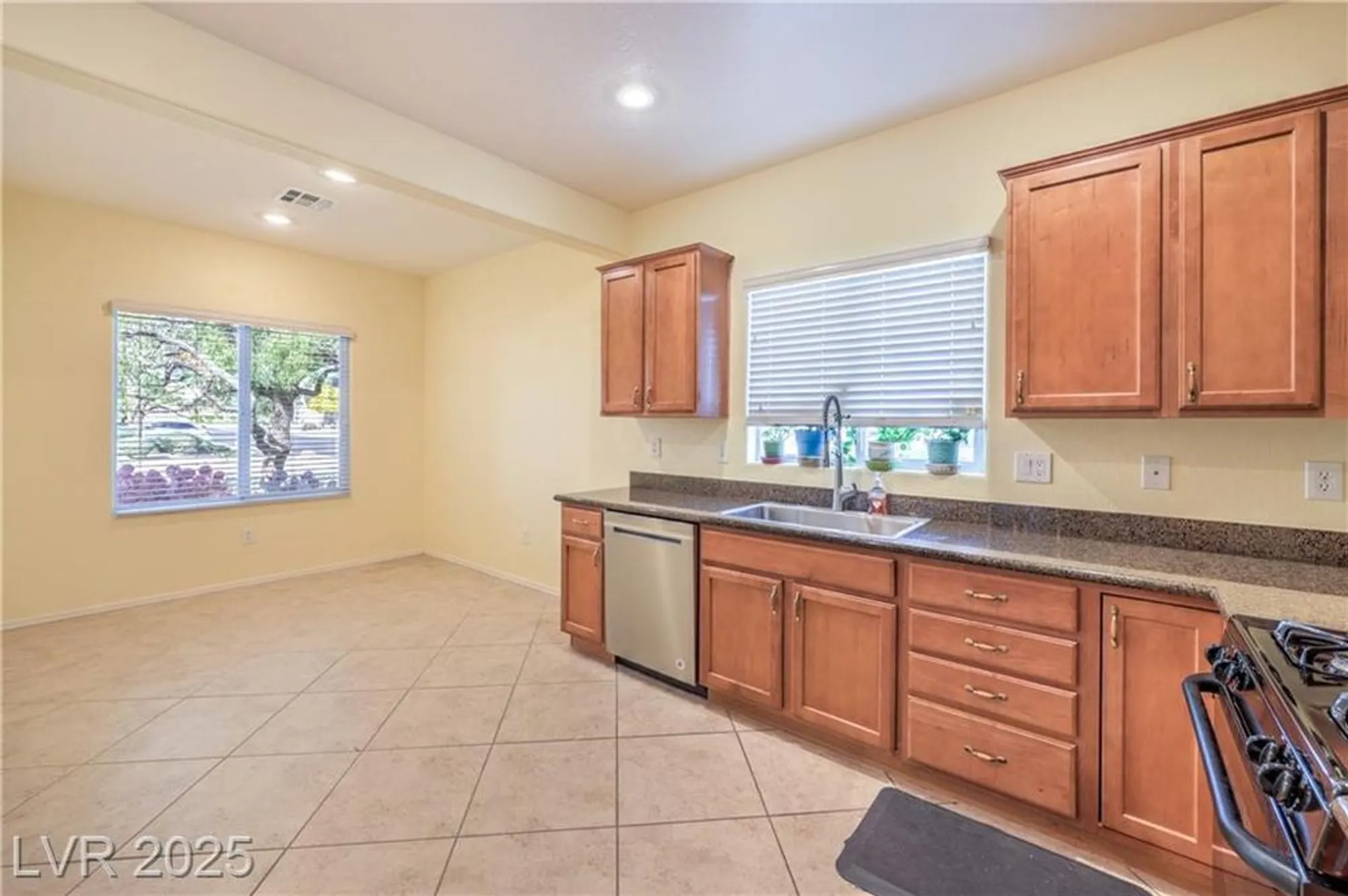 Property Slideshow image 11 of 49 | 2451 shore bird ave, North Las Vegas, NV, 89084