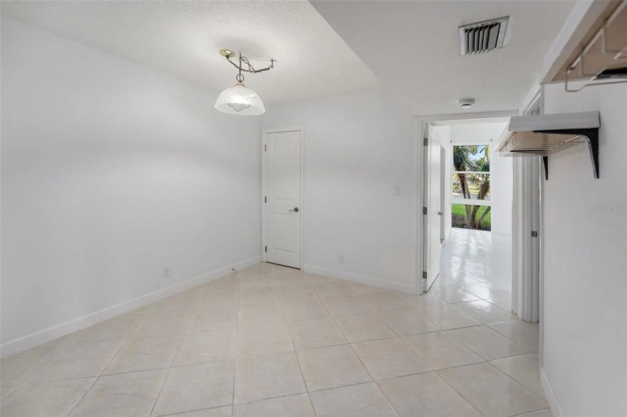 Property Slideshow image 9 of 30 | 7400 sun island dr 111, South Pasadena, FL, 33707
