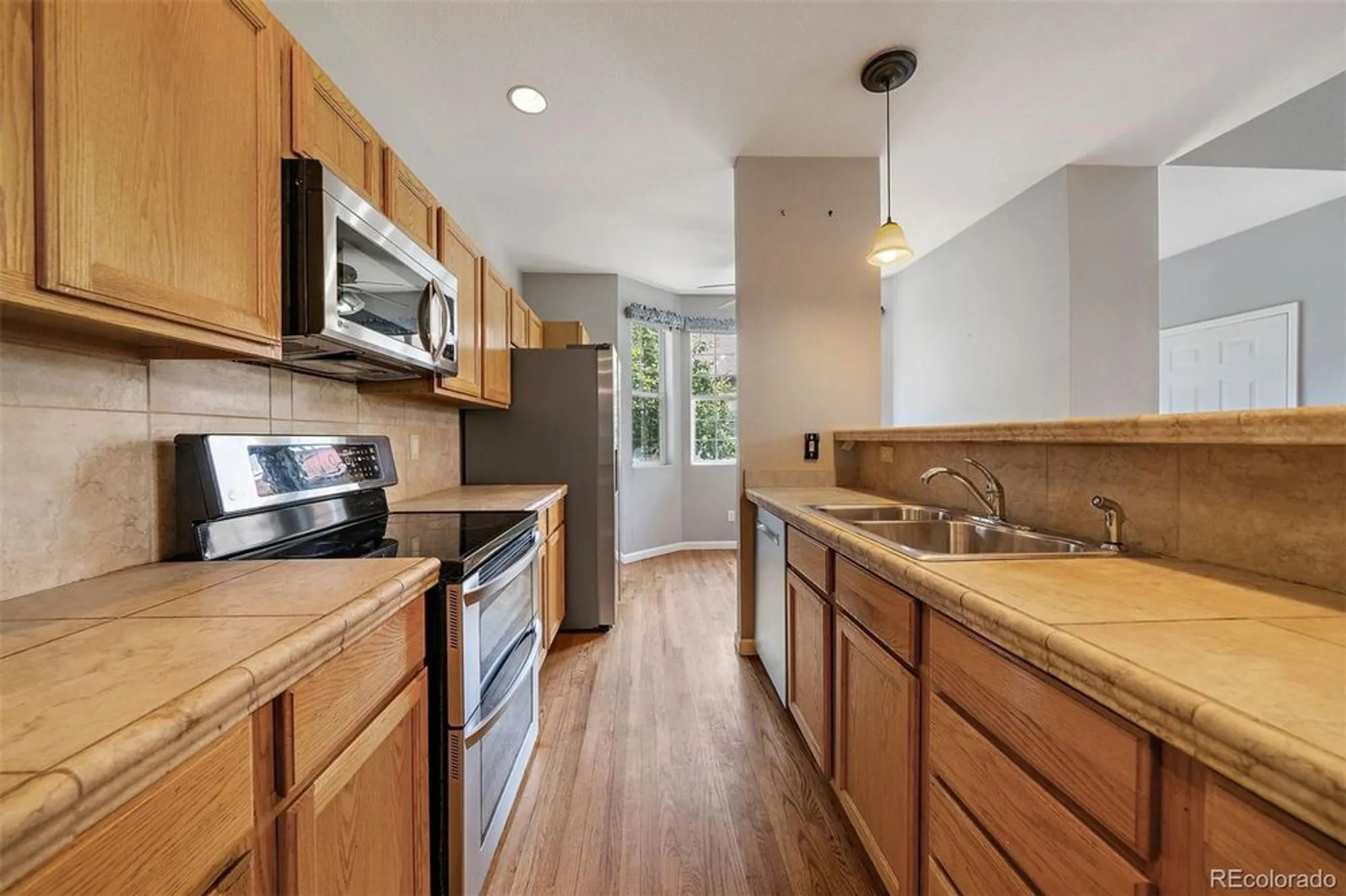 Property Slideshow image 11 of 28 | 2788 w greens dr, Littleton, CO, 80123