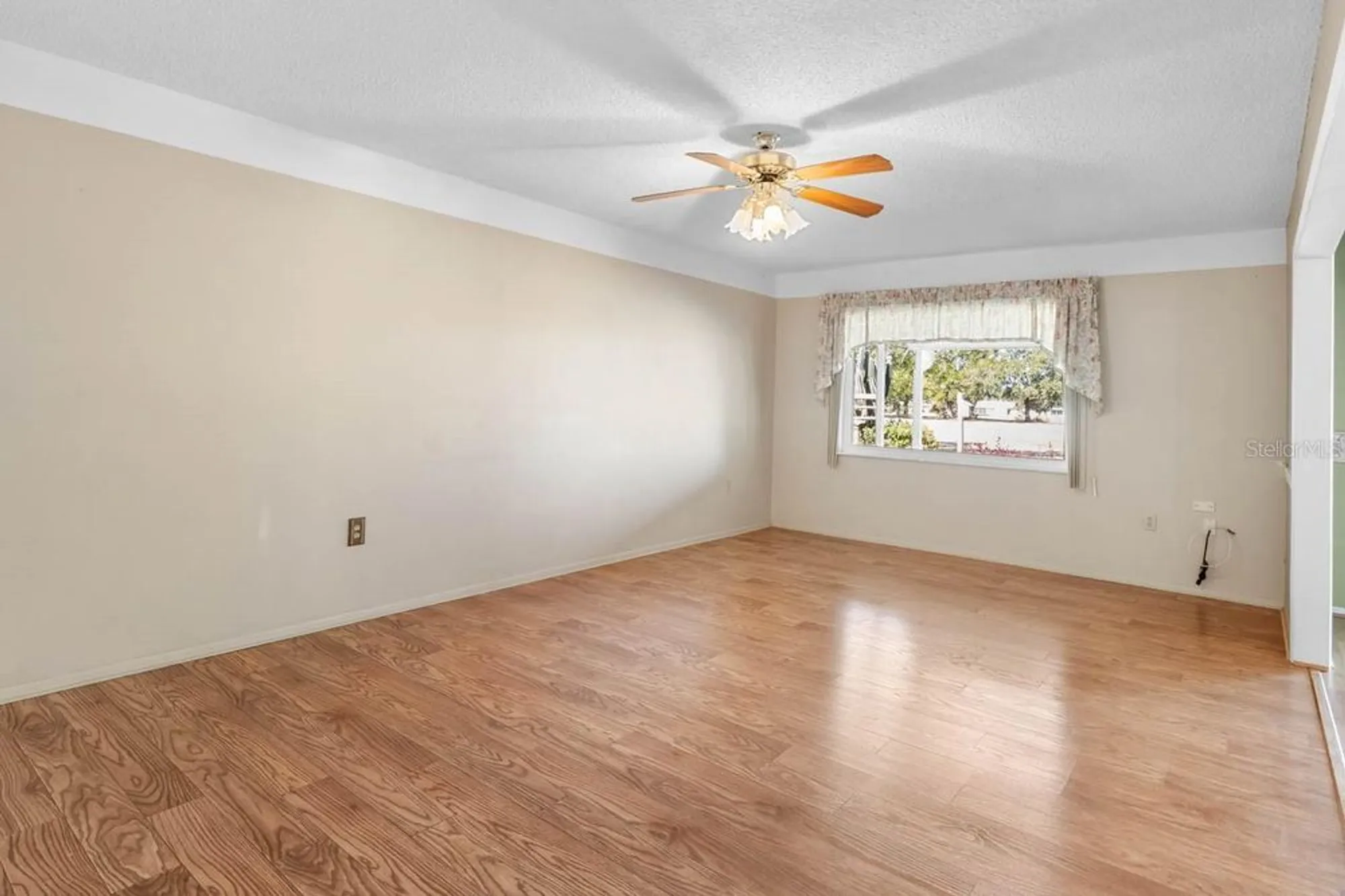 Property Slideshow image 9 of 80 | 829 fox hills dr, Sun City Center, FL, 33573