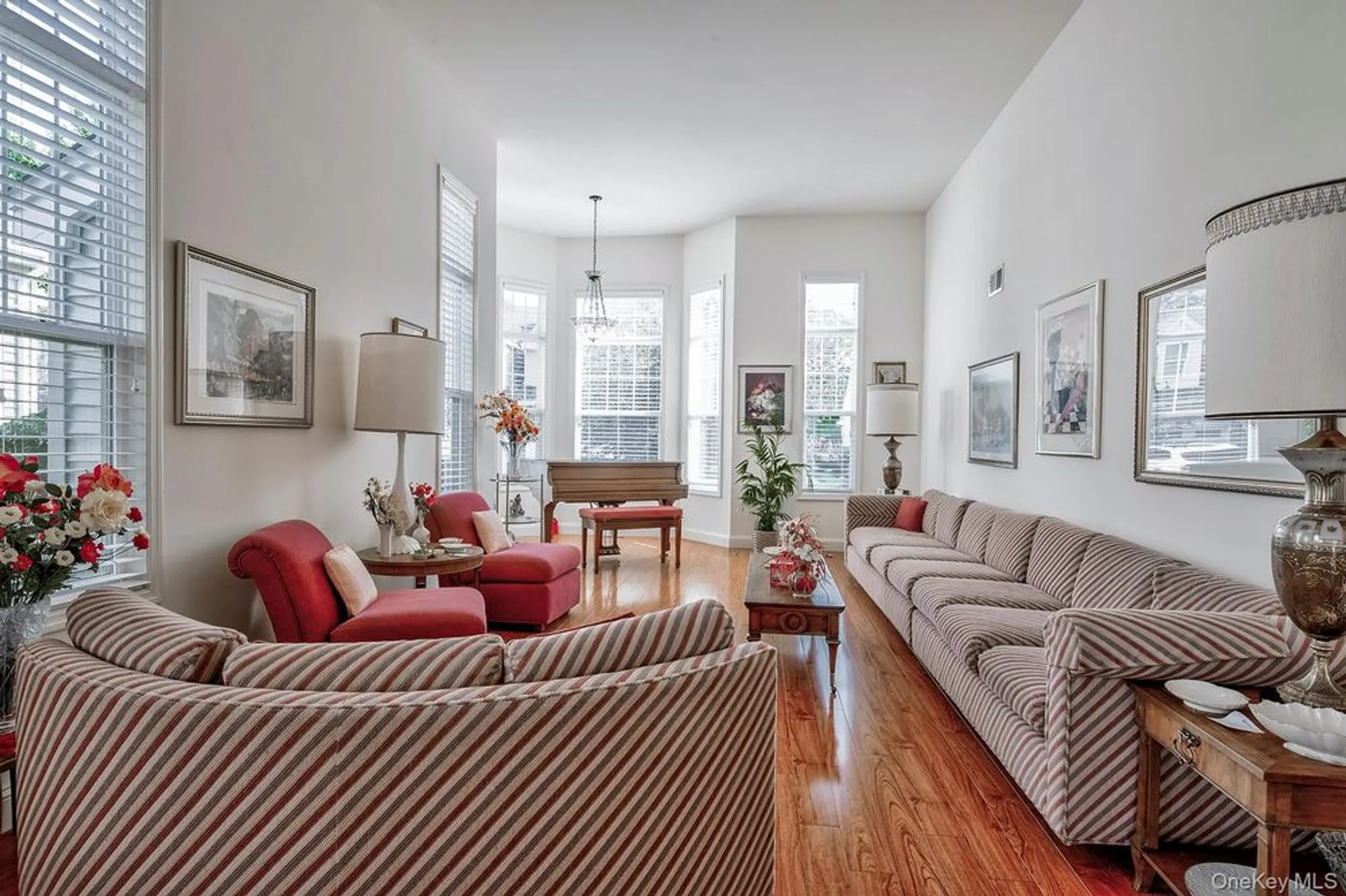 Property Slideshow image 9 of 28 | 60 pacific dunes ct, Medford, NY, 11763