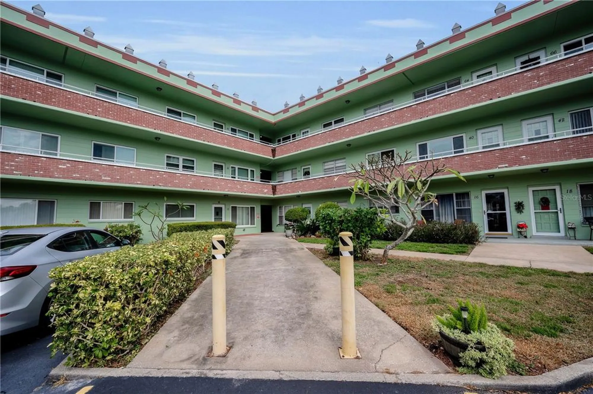 Property Slideshow image 26 of 74 | 2358 ecuadorian way 52, Clearwater, FL, 33763