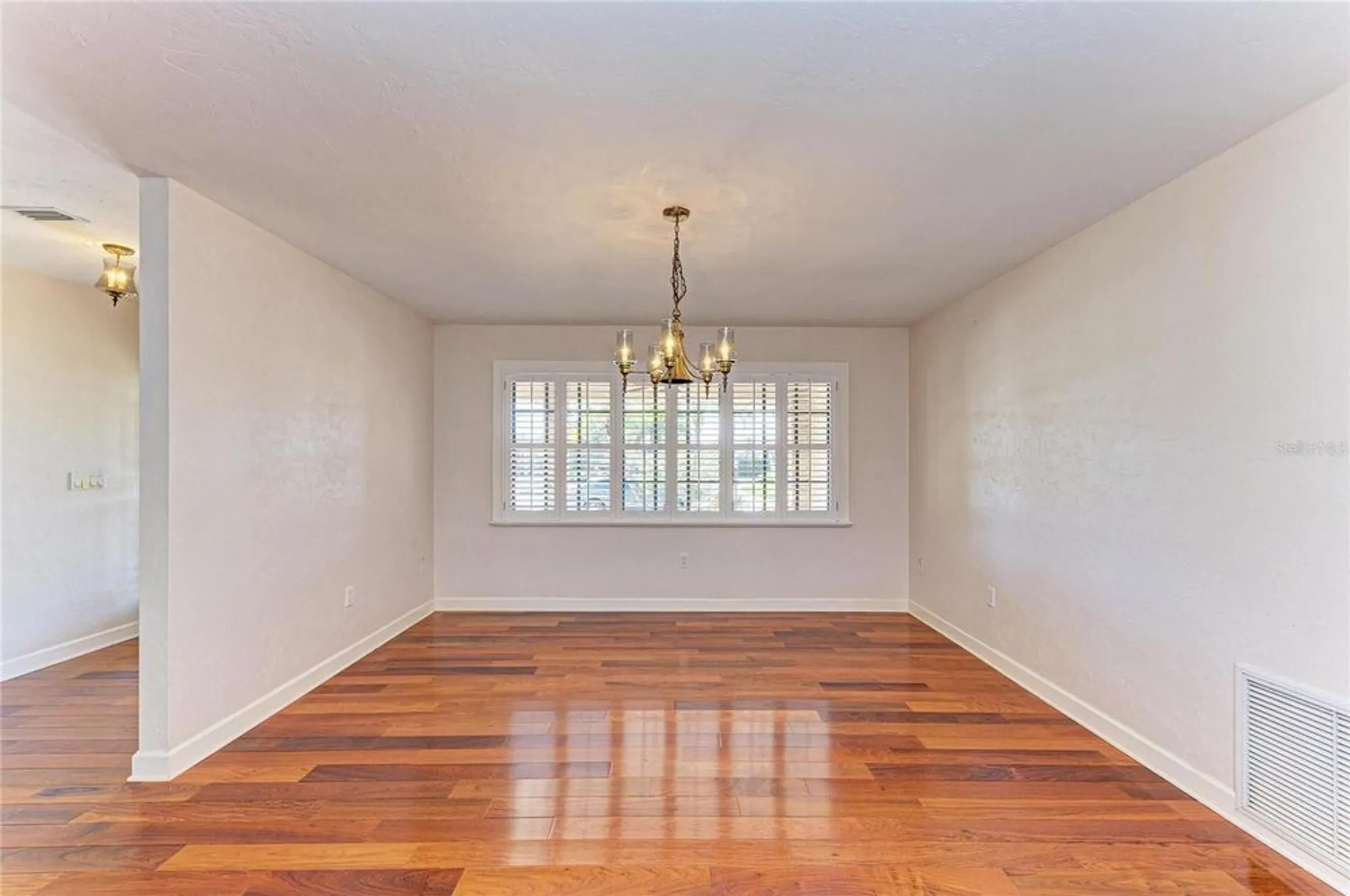 Property Slideshow image 13 of 83 | 5668 country lakes dr, Sarasota, FL, 34243