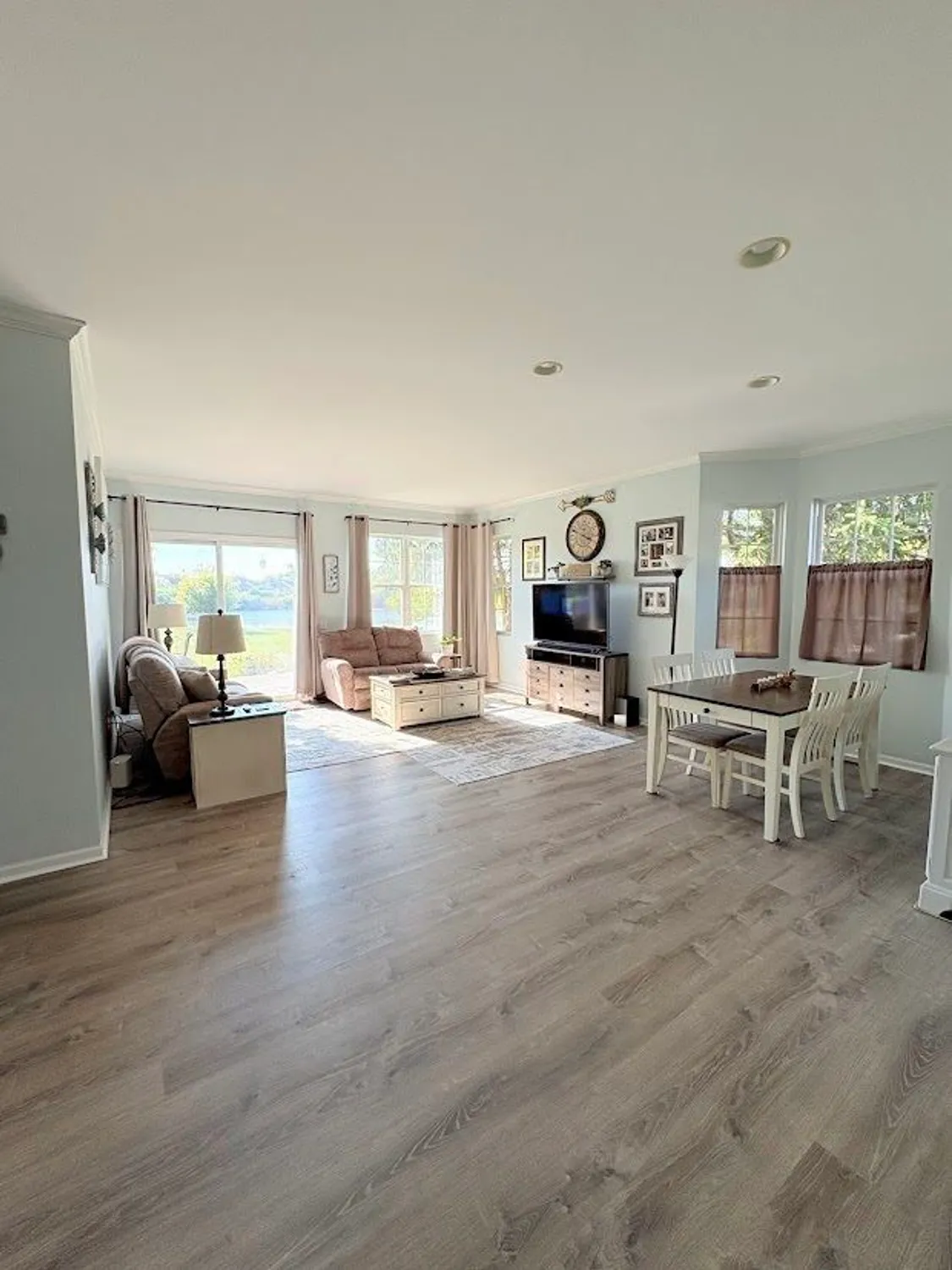 Property Slideshow image 4 of 29 | 13327 michigan ave # 1, Huntley, IL, 60142