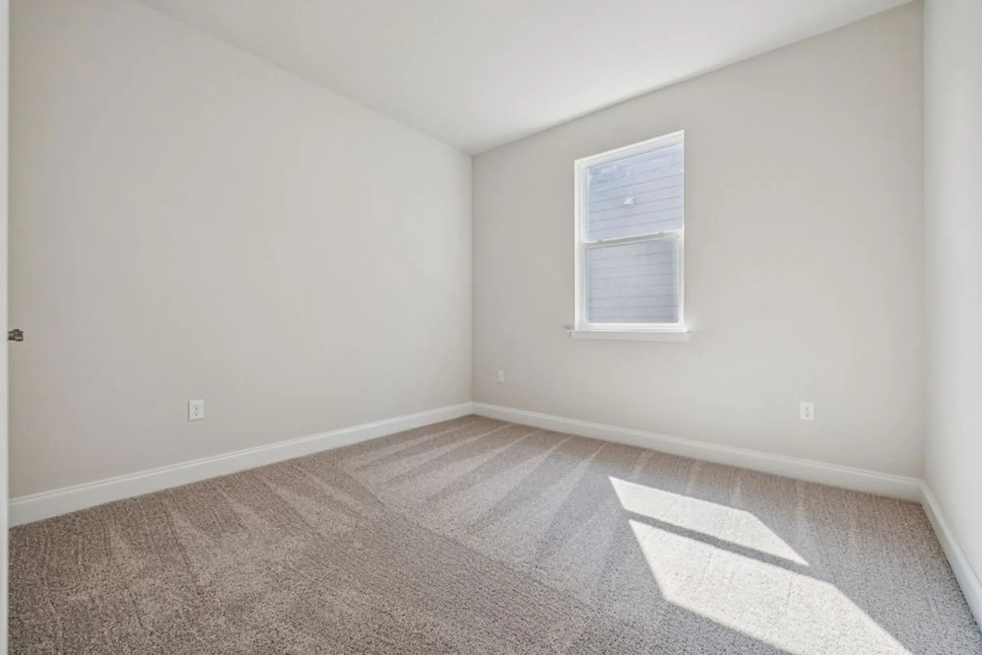 Property Slideshow image 14 of 48 | 312 stonehaus cir, Antioch, TN, 37013