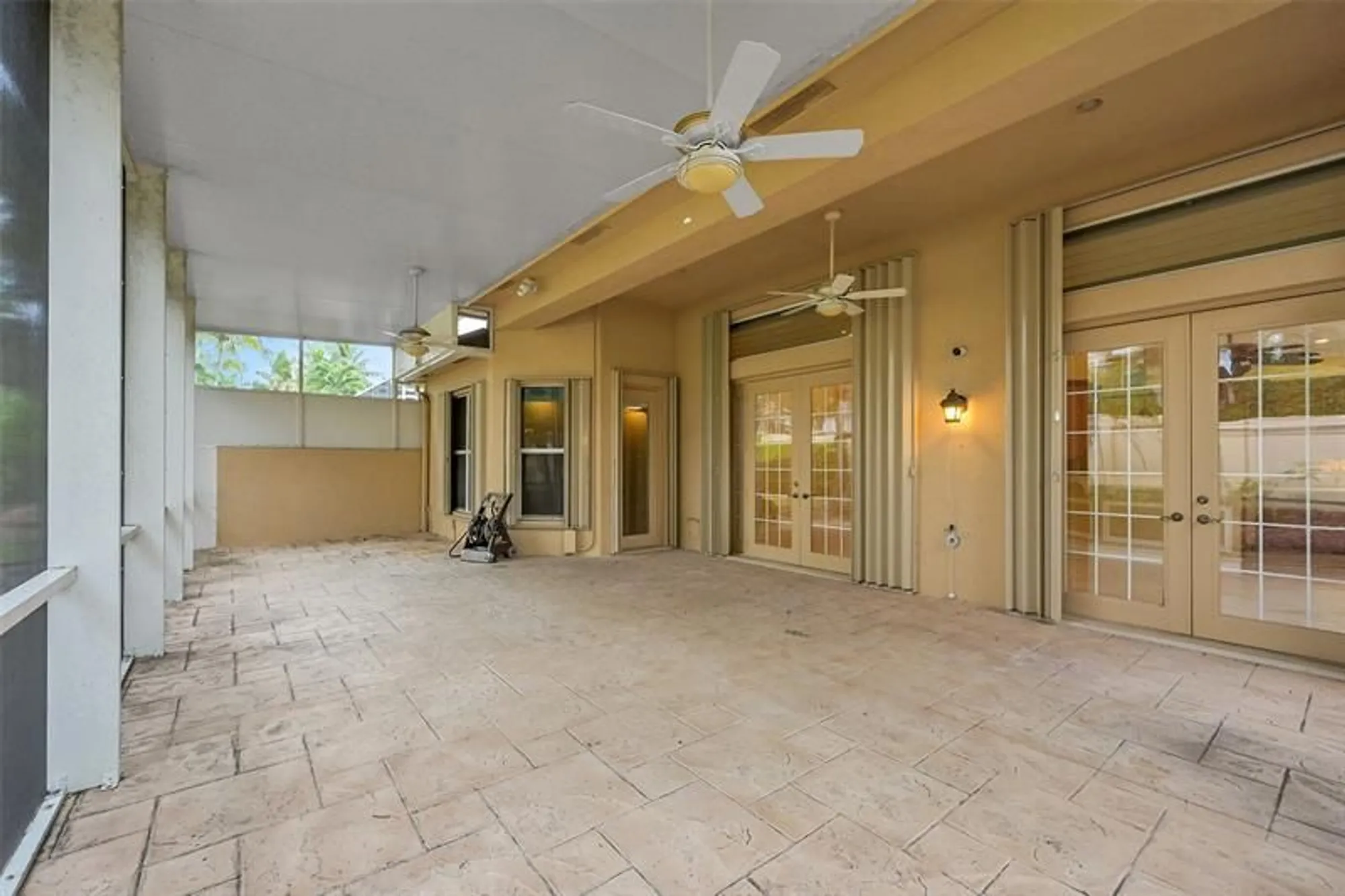 Property Slideshow image 31 of 61 | 7200 veneto dr, Boynton Beach, FL, 33437