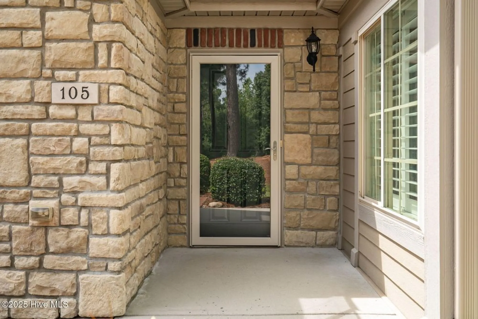 Property Slideshow image 4 of 34 | 105 e chelsea ct, Southern Pines, NC, 28387