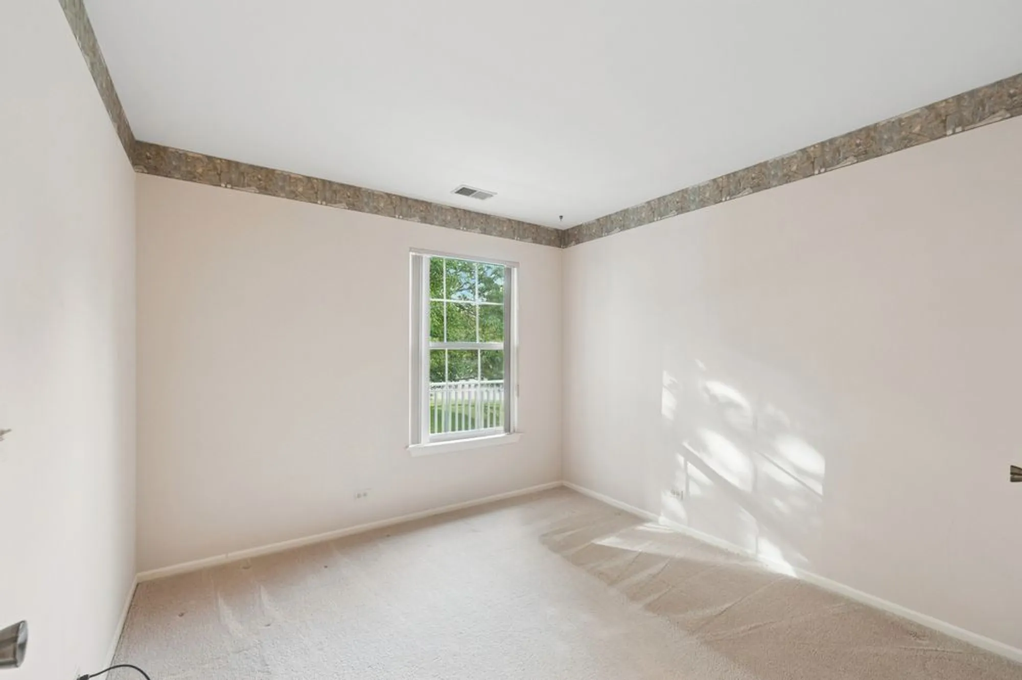 Property Slideshow image 16 of 20 | 501 aberdeen ln c, Prospect Heights, IL, 60070