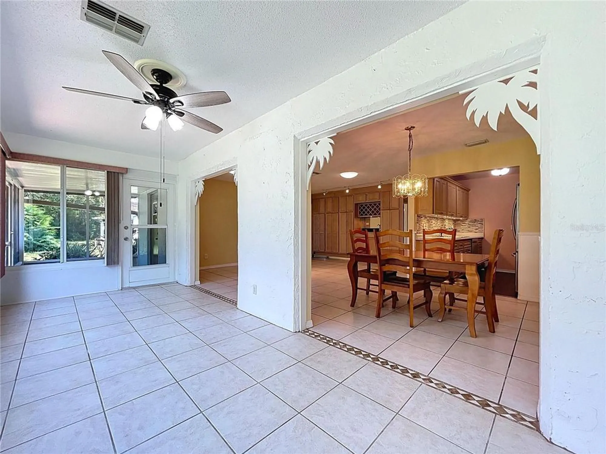 Property Slideshow image 18 of 67 | 505 foxglove cir b, Sun City Center, FL, 33573