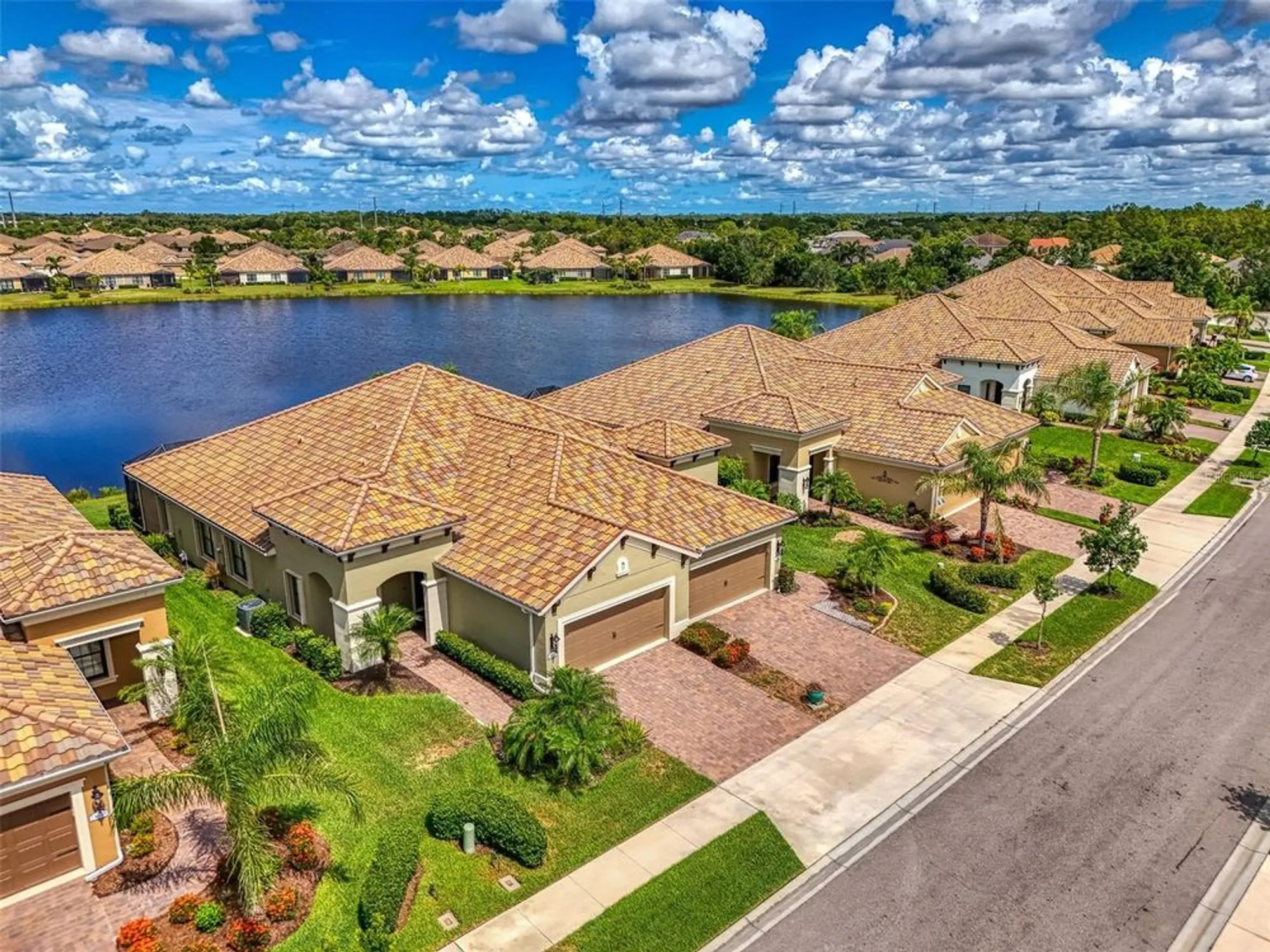 Property Slideshow image 31 of 69 | 21641 winter park ct, Venice, FL, 34293