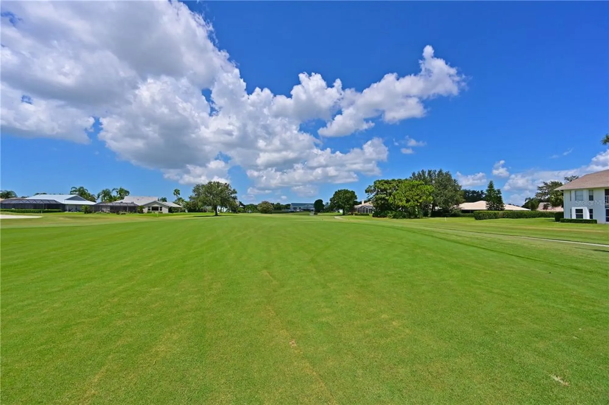 Property Slideshow image 30 of 70 | 6904 drewrys blf apt 803, Bradenton, FL, 34203