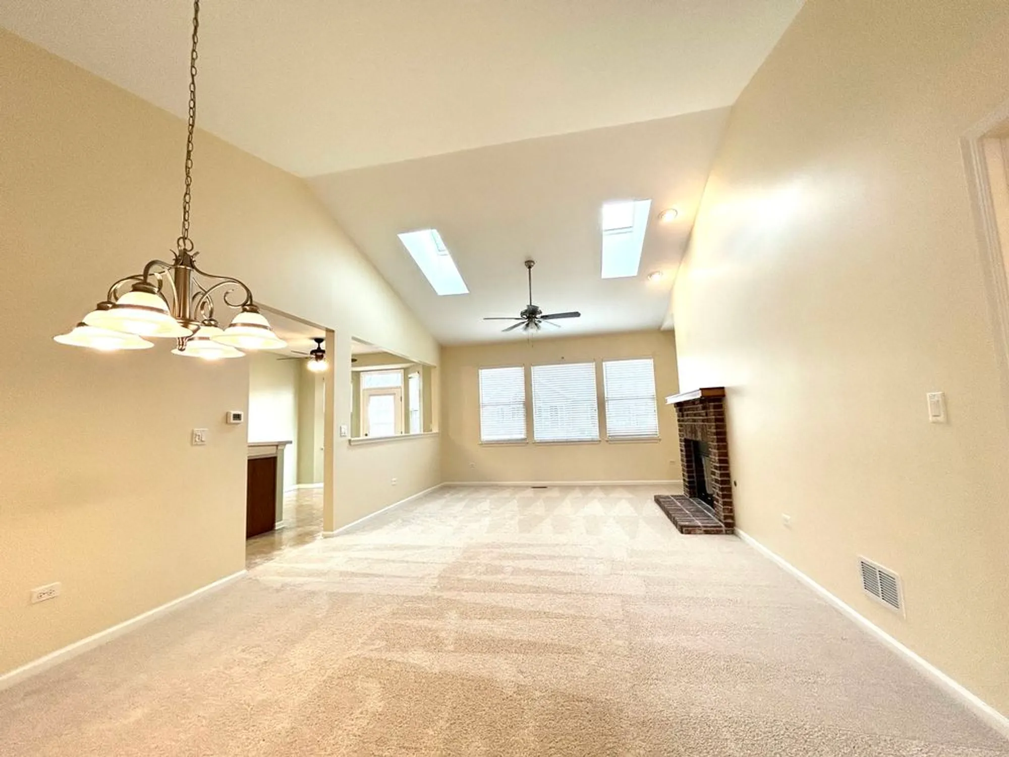 Property Slideshow image 2 of 22 | 21253 legion lake ct, Crest Hill, IL, 60403