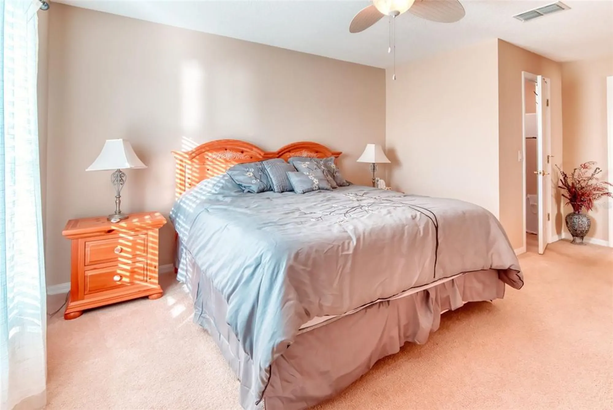 Property Slideshow image 16 of 30 | 601 grand canal dr, Kissimmee, FL, 34759