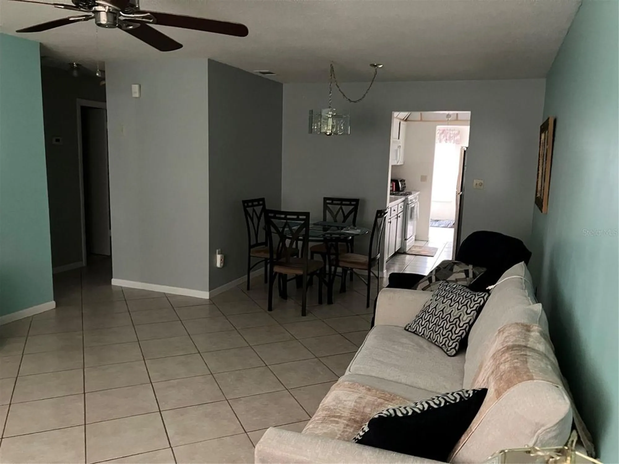 Property Slideshow image 5 of 15 | 5247 81st st n apt 18, Saint Petersburg, FL, 33709