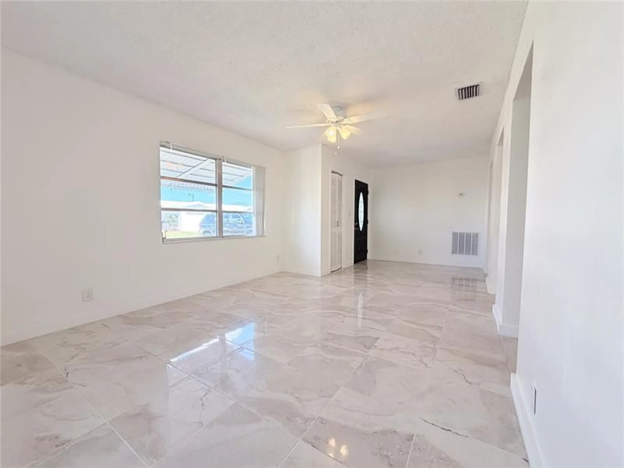 Property Slideshow image 5 of 17 | 340 nw 25th ct, Pompano Beach, FL, 33064