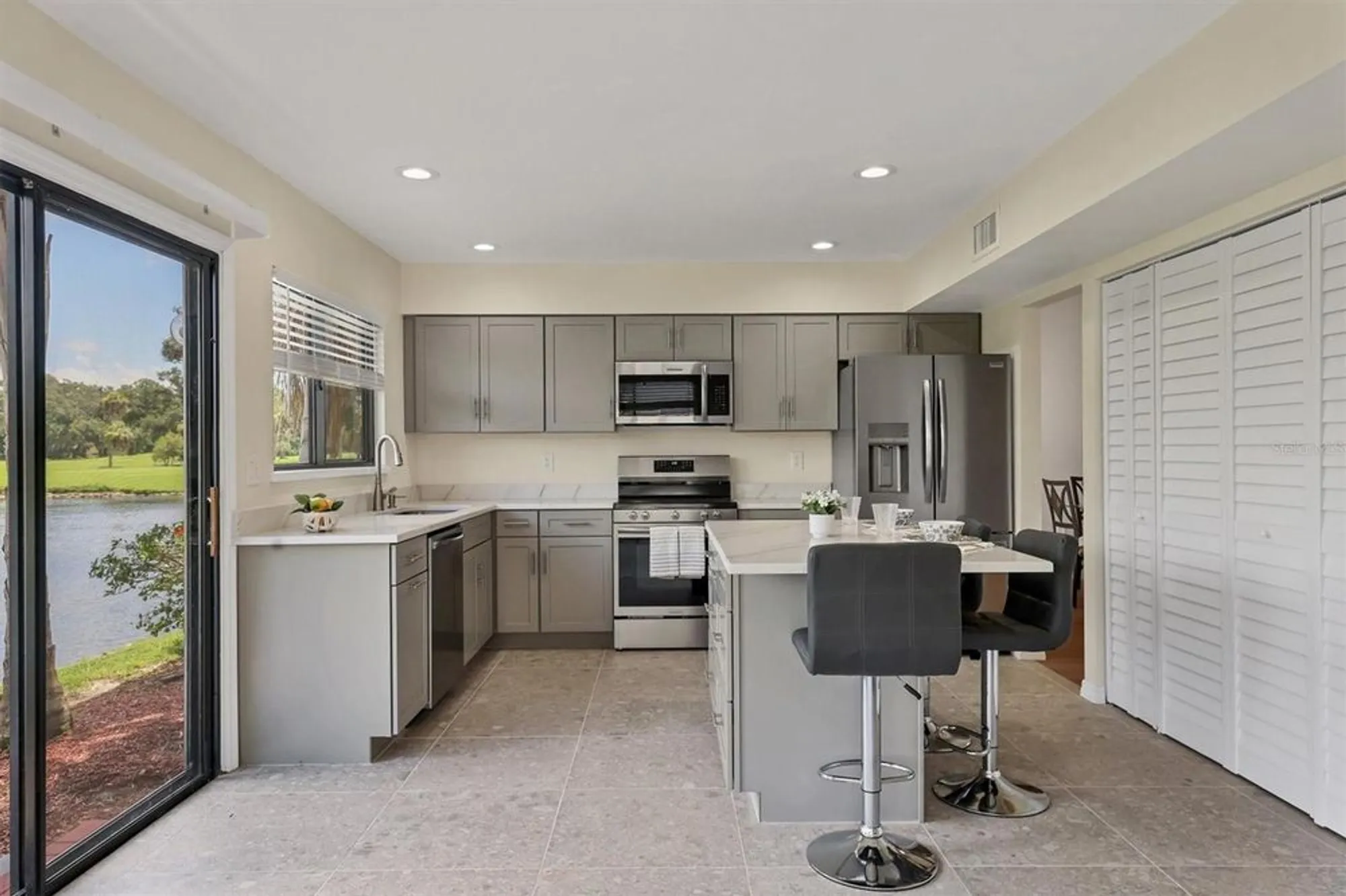 Property Slideshow image 25 of 78 | 4555 forest wood trl 23, Sarasota, FL, 34241