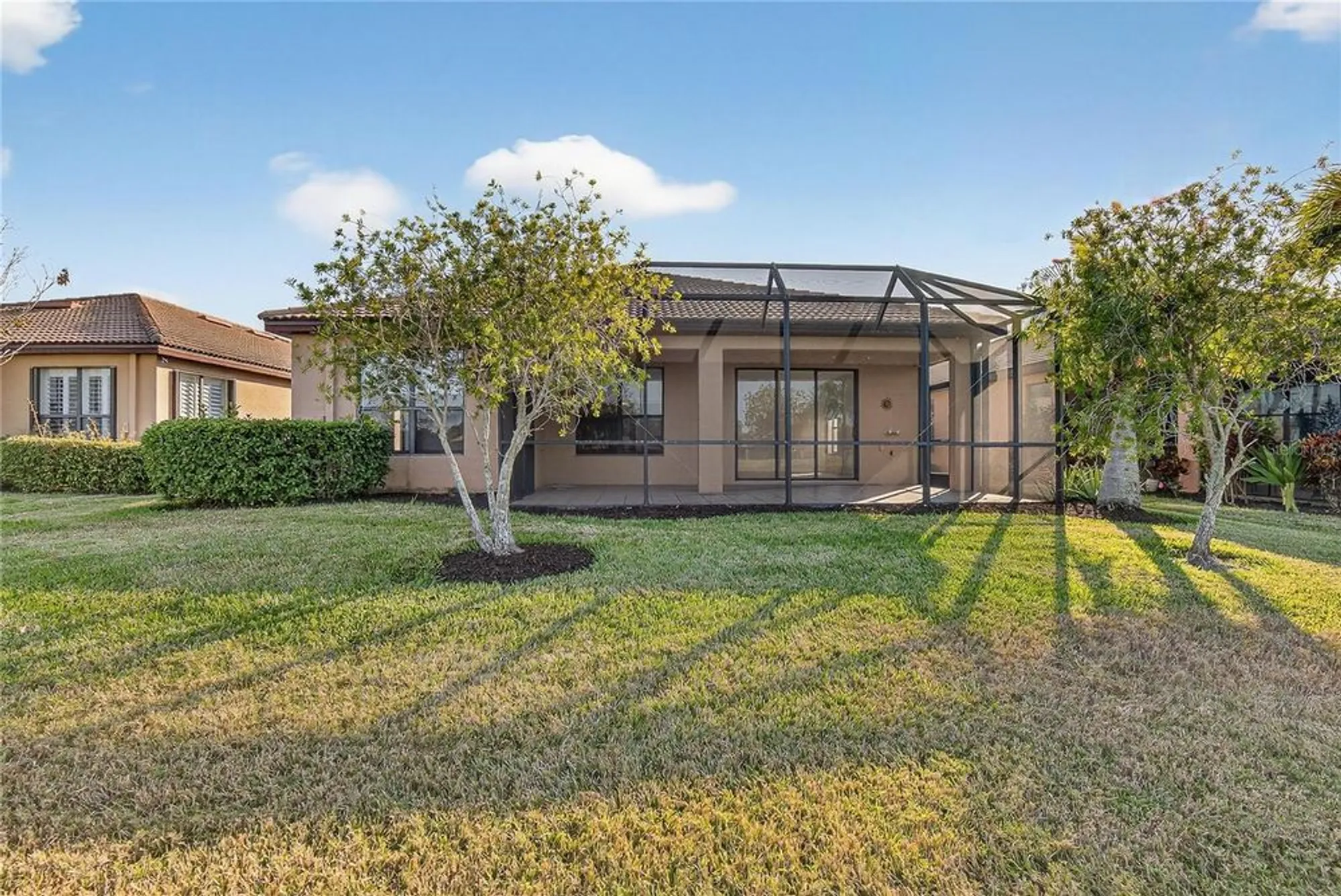 Property Slideshow image 50 of 76 | 331 cedar falls dr, Apollo Beach, FL, 33572