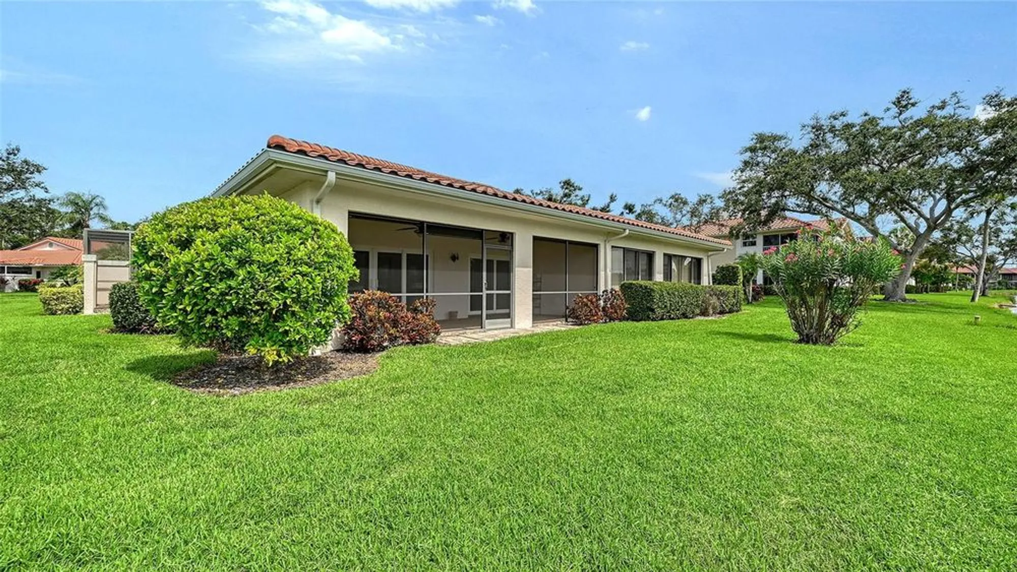 Property Slideshow image 39 of 63 | 7340 golf pointe cir, Sarasota, FL, 34243