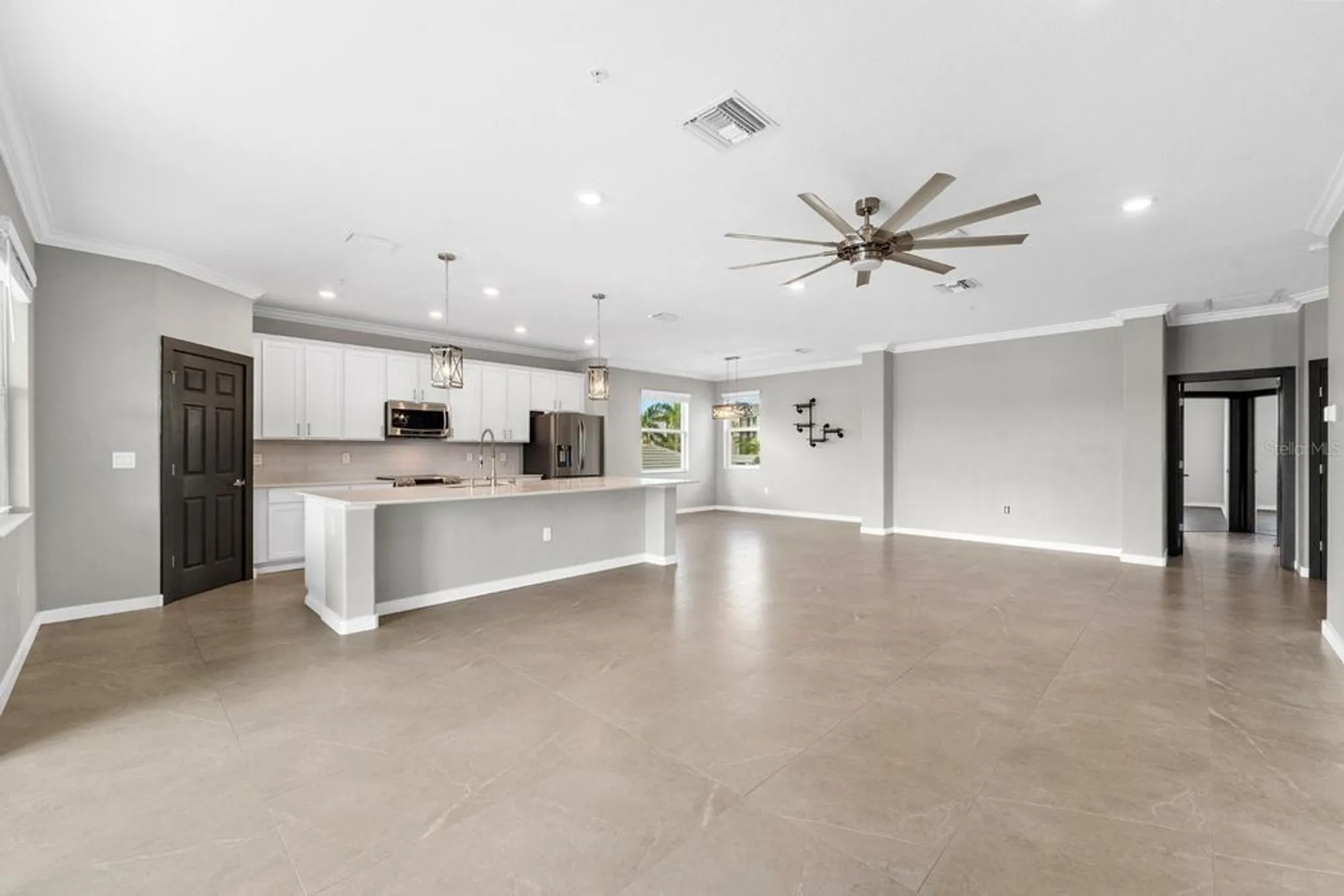 Property Slideshow image 14 of 41 | 933 tidewater shores loop # 722, Bradenton, FL, 34208