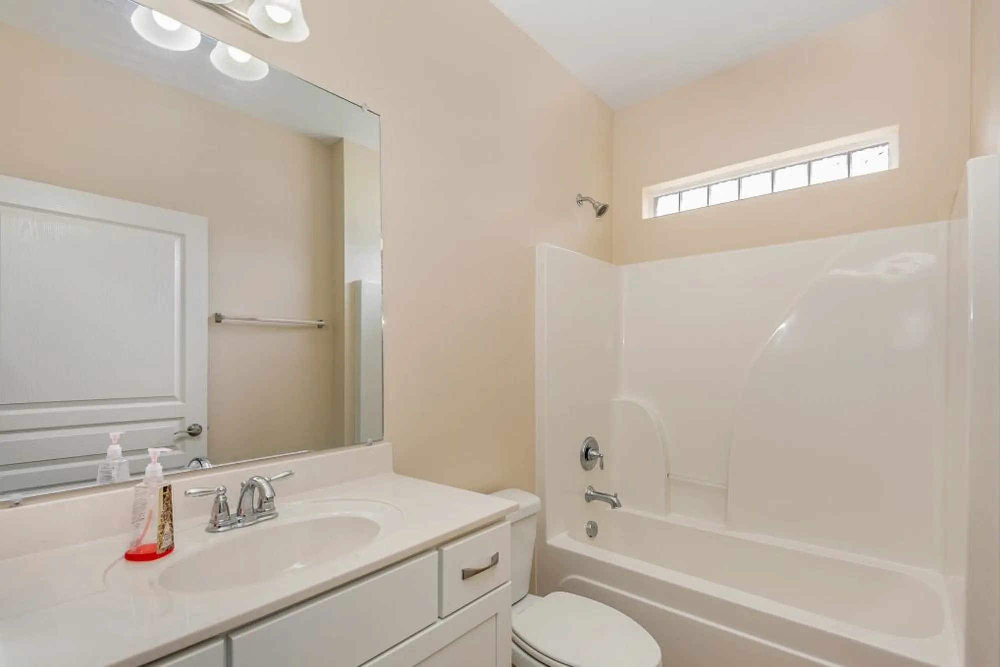 Property Slideshow image 20 of 37 | 445 stonegate dr, Lebanon, TN, 37090