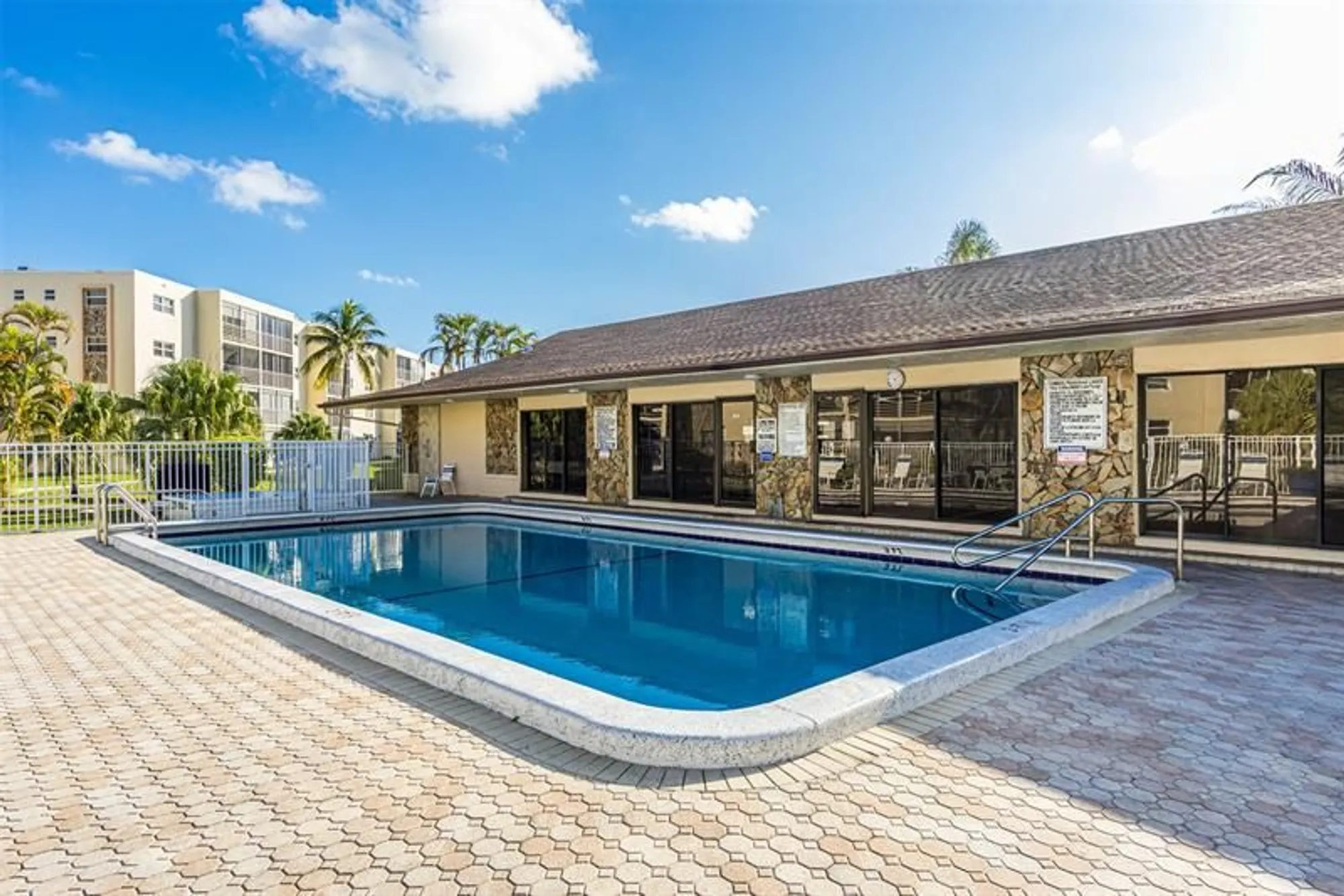 Property Slideshow image 35 of 42 | 414 se 10th st 302, Dania Beach, FL, 33004