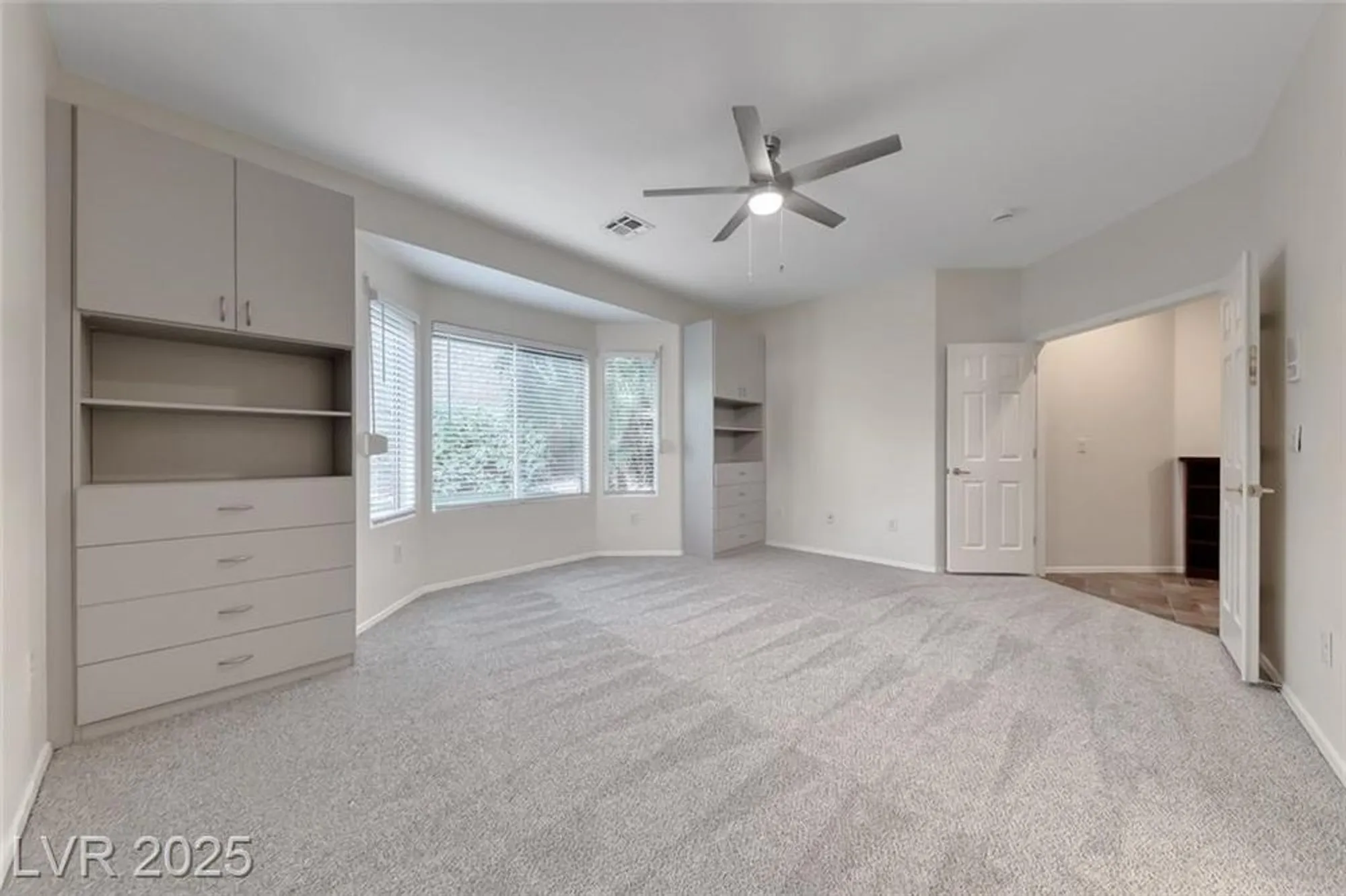 Property Slideshow image 19 of 50 | 3001 hartsville rd, Henderson, NV, 89052