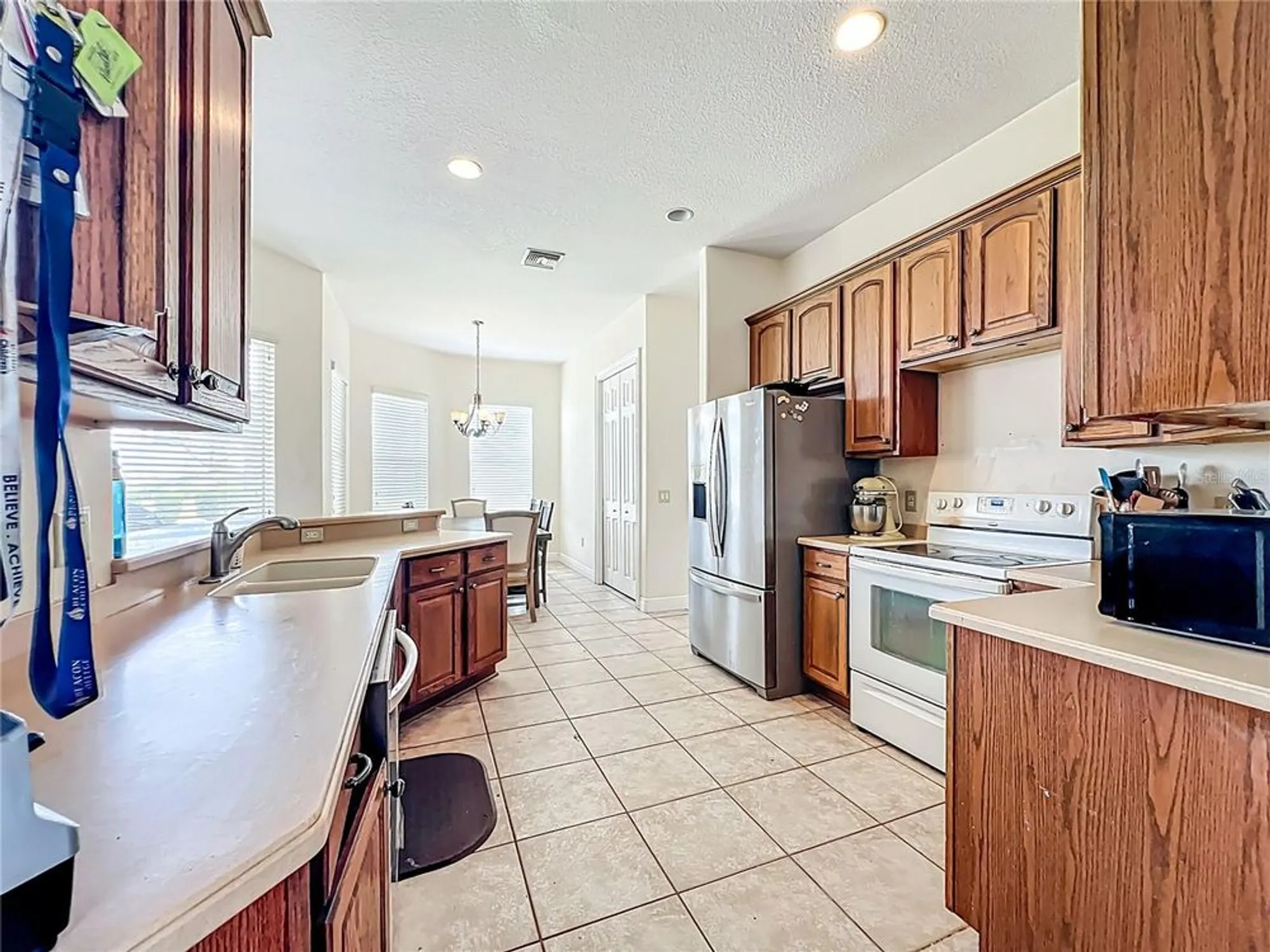 Property Slideshow image 16 of 30 | 38634 lakeview walk, Lady Lake, FL, 32159