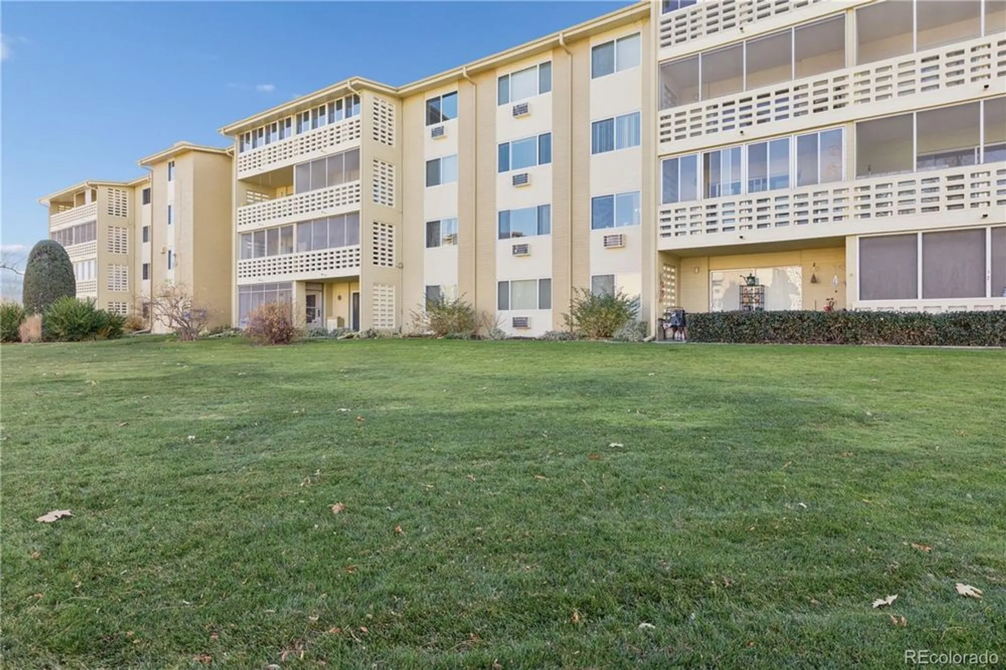 Property Slideshow image 4 of 35 | 660 s alton way 7b, Denver, CO, 80247