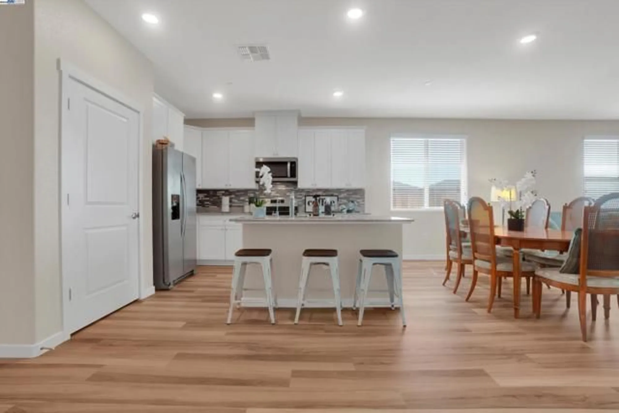 Property Slideshow image 11 of 36 | 2211 lavender pl, Rio Vista, CA, 94571