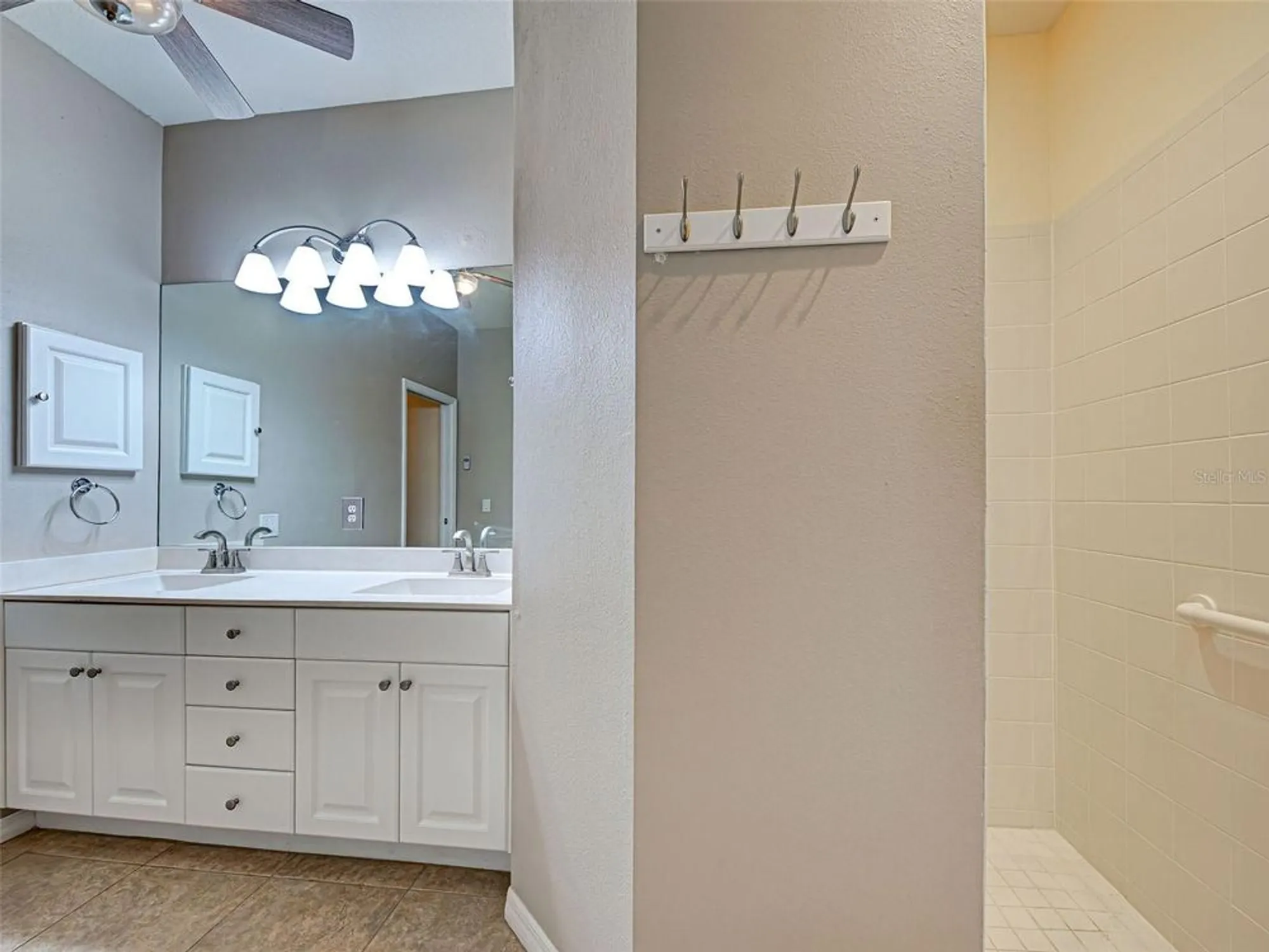 Property Slideshow image 30 of 54 | 912 barclay ct, Venice, FL, 34293