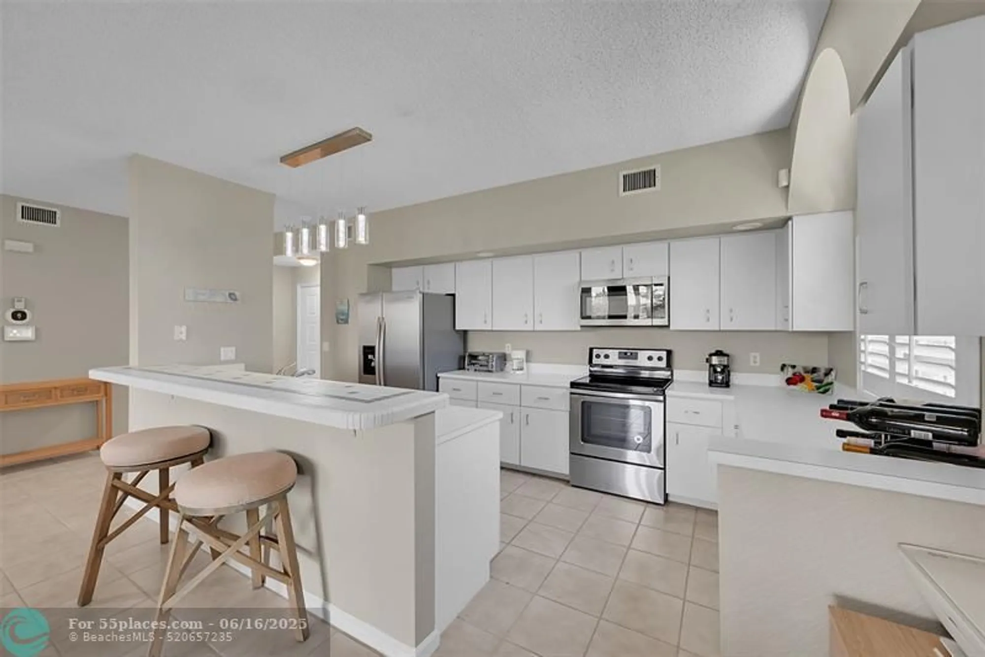 Property Slideshow image 7 of 74 | 8049 aberdeen dr apt 101, Boynton Beach, FL, 33472