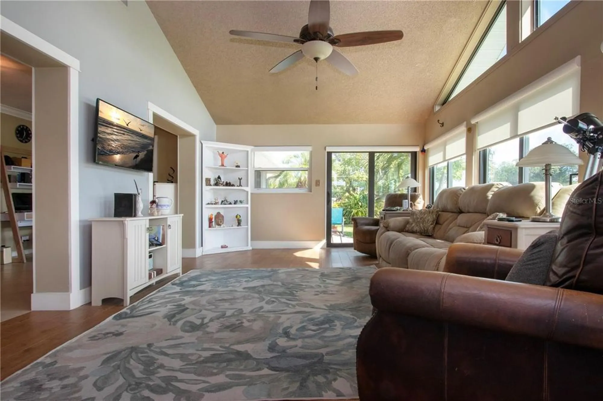 Property Slideshow image 12 of 77 | 1527 fort duquesna dr, Sun City Center, FL, 33573