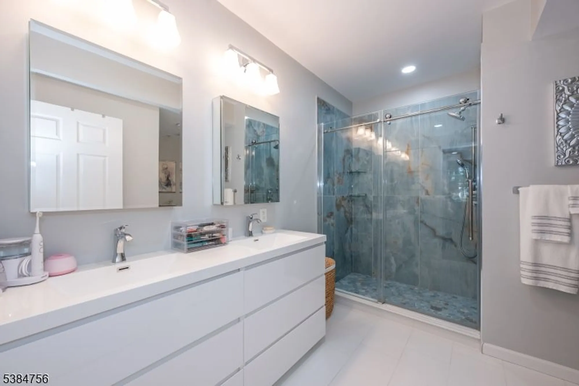 Property Slideshow image 6 of 24 | 14 ridgeview ln, Mount Arlington, NJ, 07856