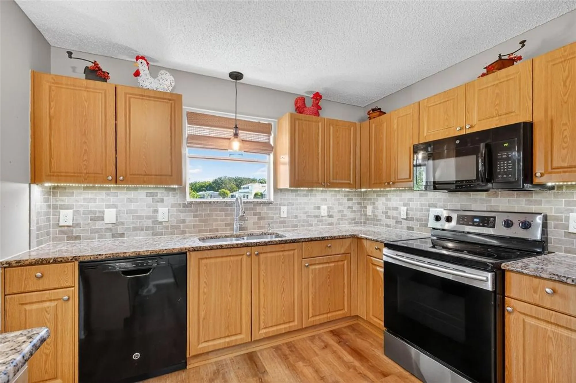 Property Slideshow image 12 of 37 | 203 modesto rd, The Villages, FL, 32159