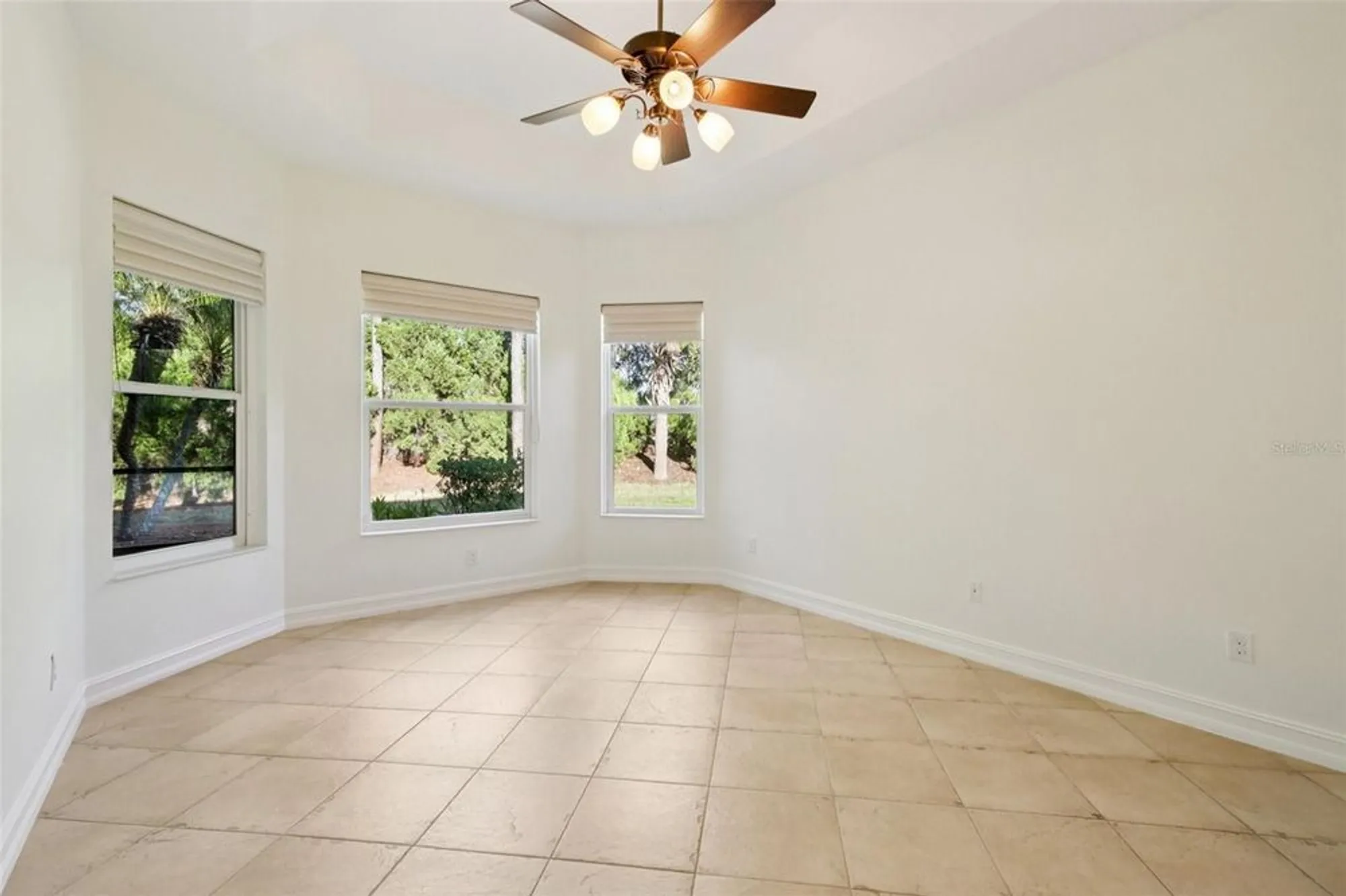 Property Slideshow image 41 of 53 | 5004 sandy brook cir, Wimauma, FL, 33598
