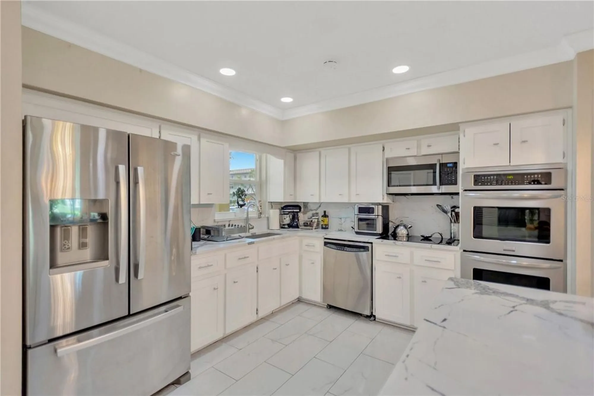 Property Slideshow image 7 of 32 | 2350 haitian dr apt 6, Clearwater, FL, 33763