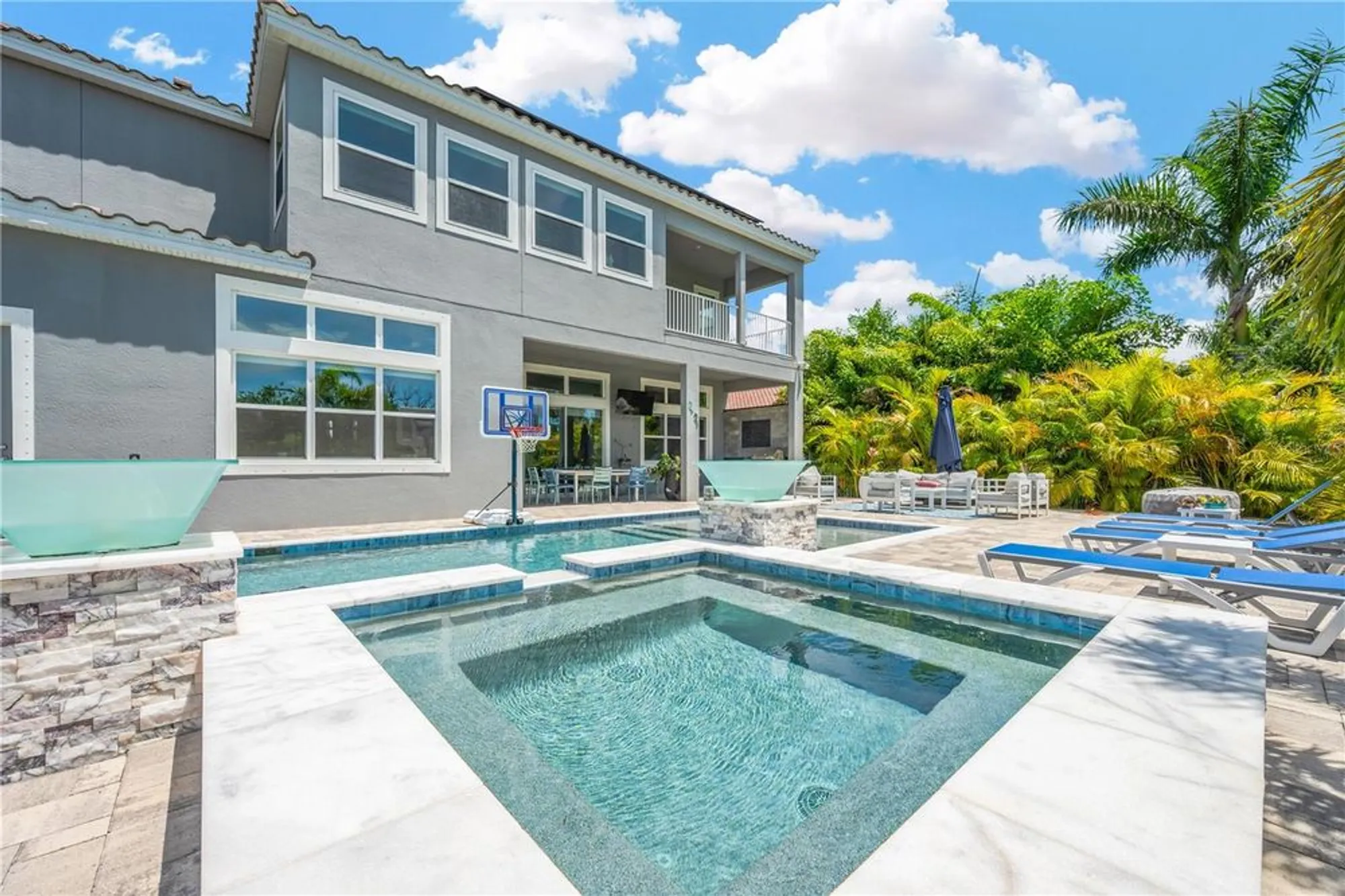 Property Slideshow image 23 of 59 | 832 manns harbor dr, Apollo Beach, FL, 33572