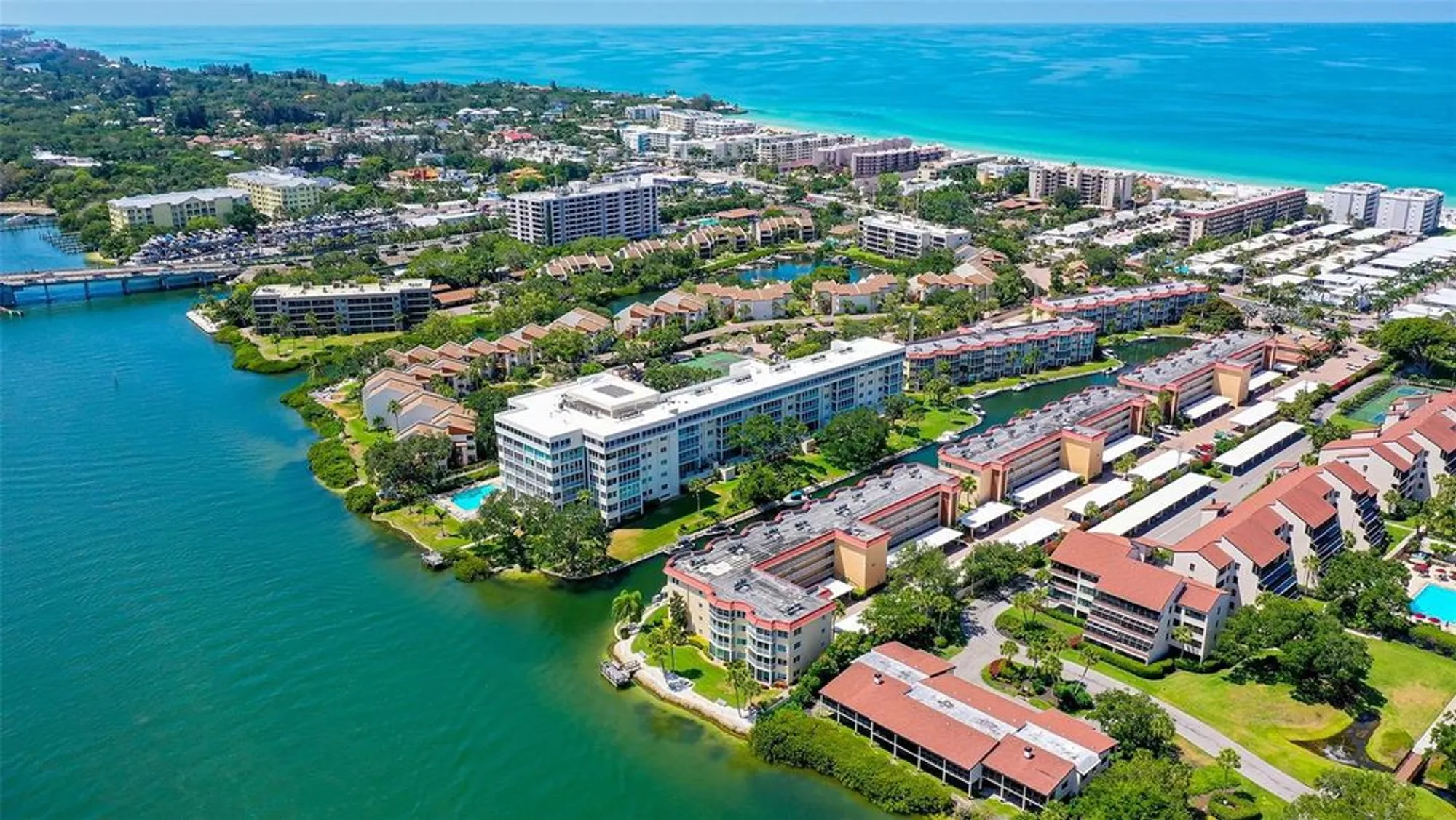 Property Slideshow image 20 of 65 | 1300 n portofino dr apt 103, Sarasota, FL, 34242