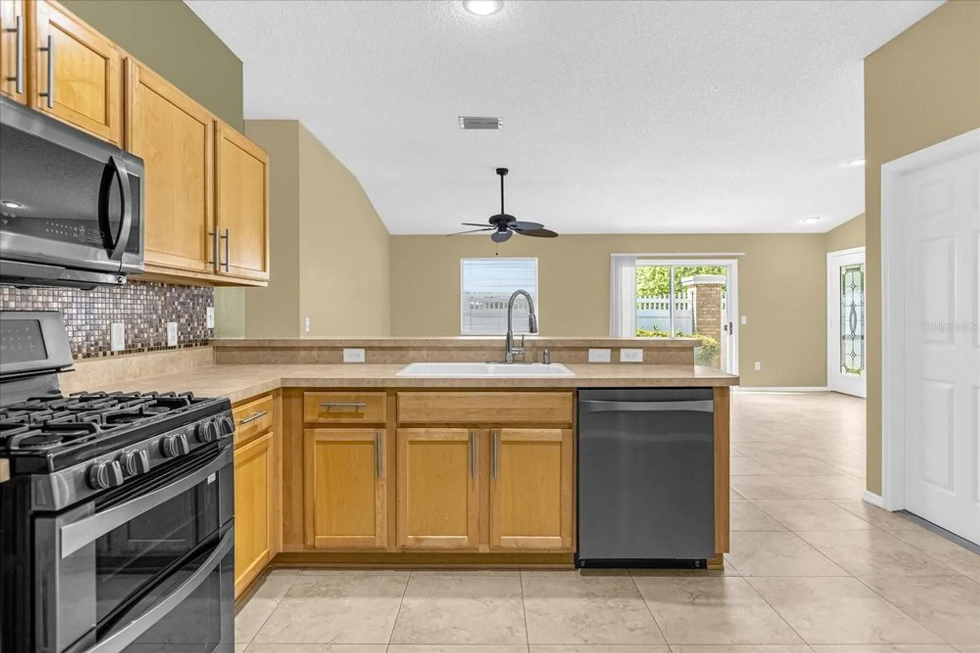 Property Slideshow image 7 of 21 | 675 kendall ct, The Villages, FL, 32162