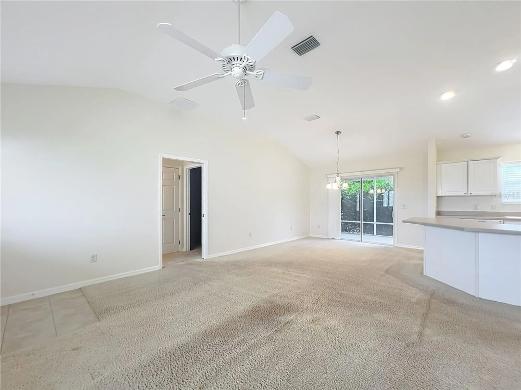 Property Slideshow image 16 of 46 | 2530 foxbridge ter, The Villages, FL, 32162