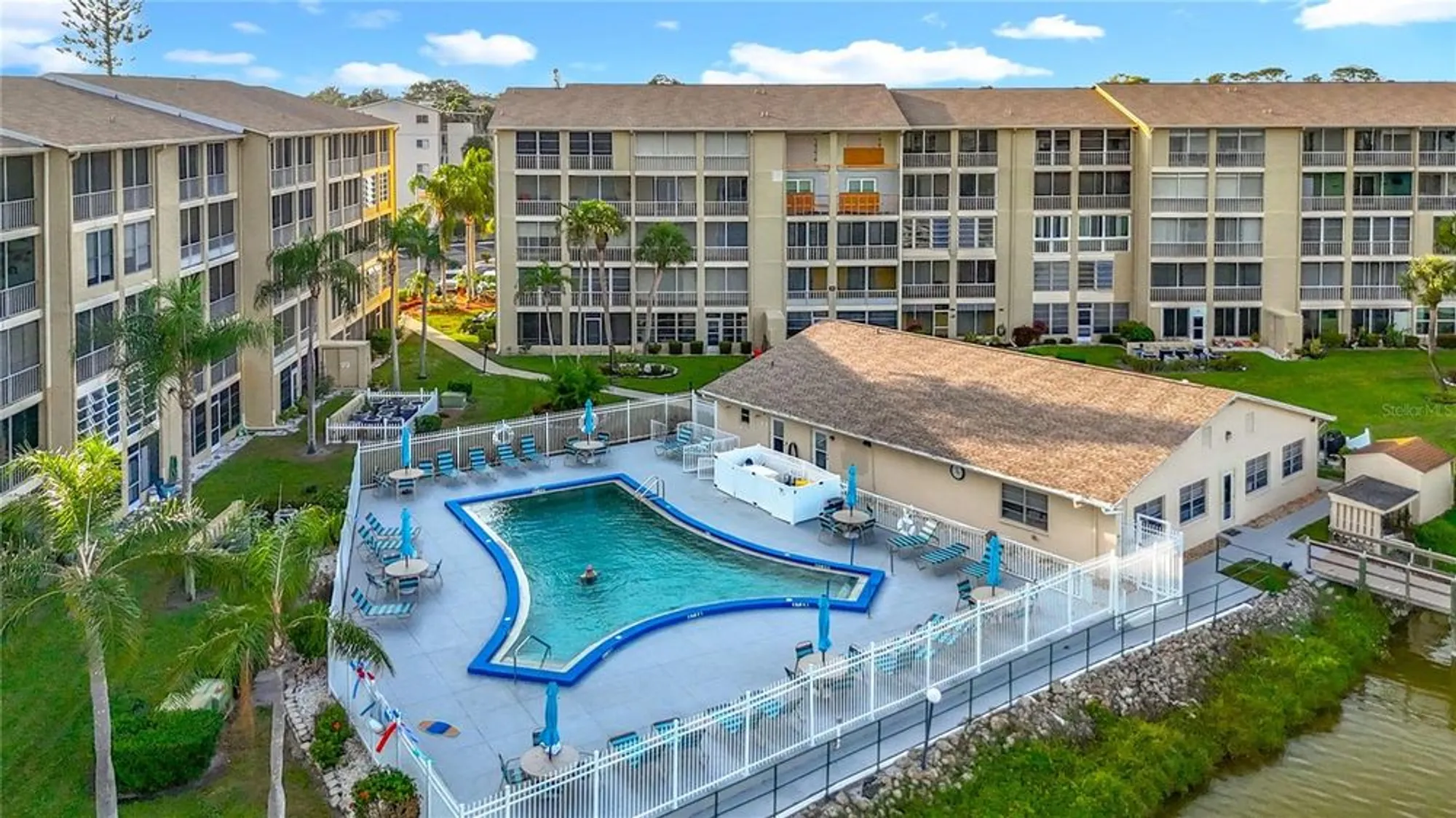 Property Slideshow image 32 of 51 | 3783 lake bayshore dr # h404, Bradenton, FL, 34205