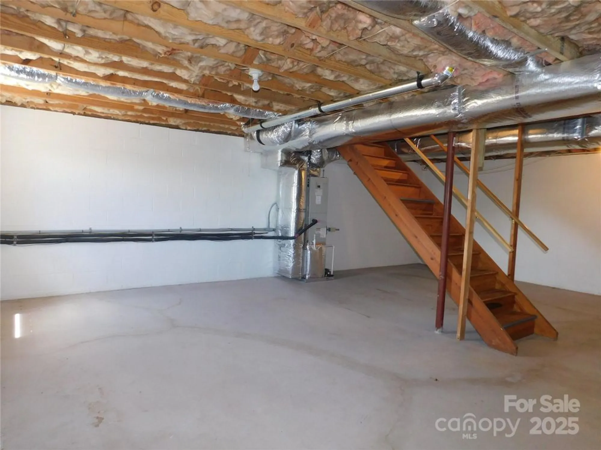 Property Slideshow image 26 of 33 | 125 fulton dr, Hendersonville, NC, 28792