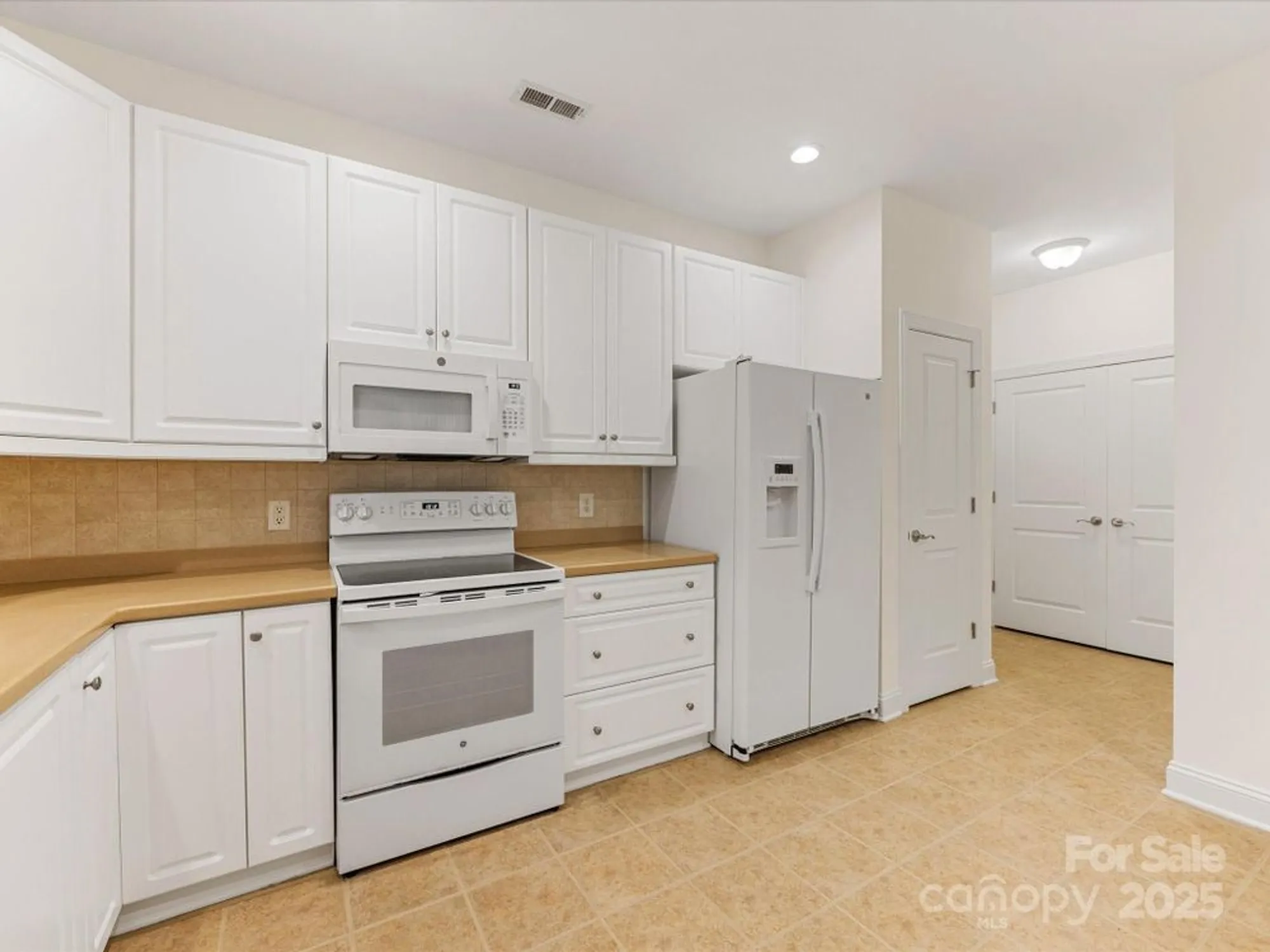 Property Slideshow image 19 of 47 | 2963 bellasera way, Matthews, NC, 28105