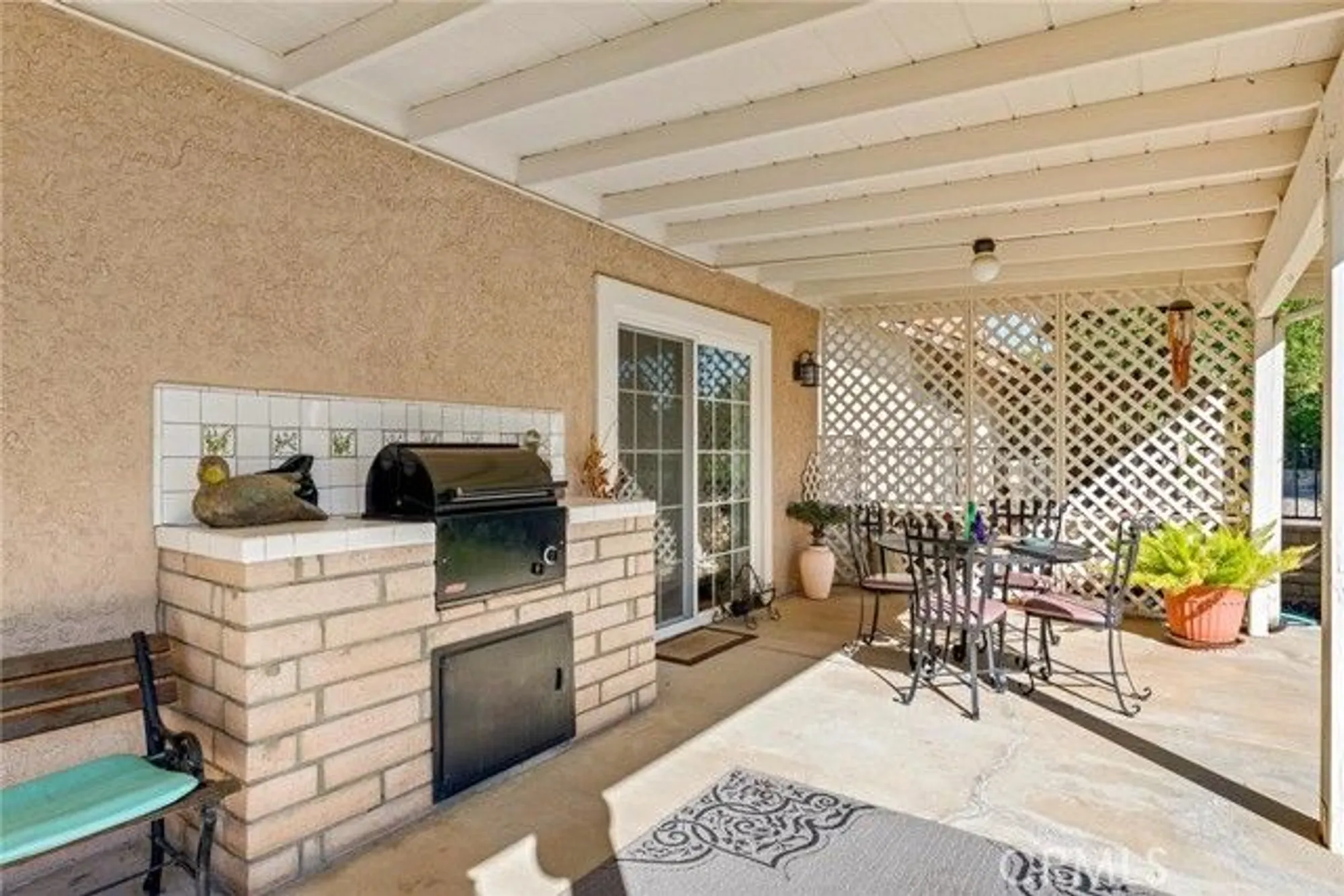 Property Slideshow image 28 of 39 | 2059 silver oak way, Hemet, CA, 92545