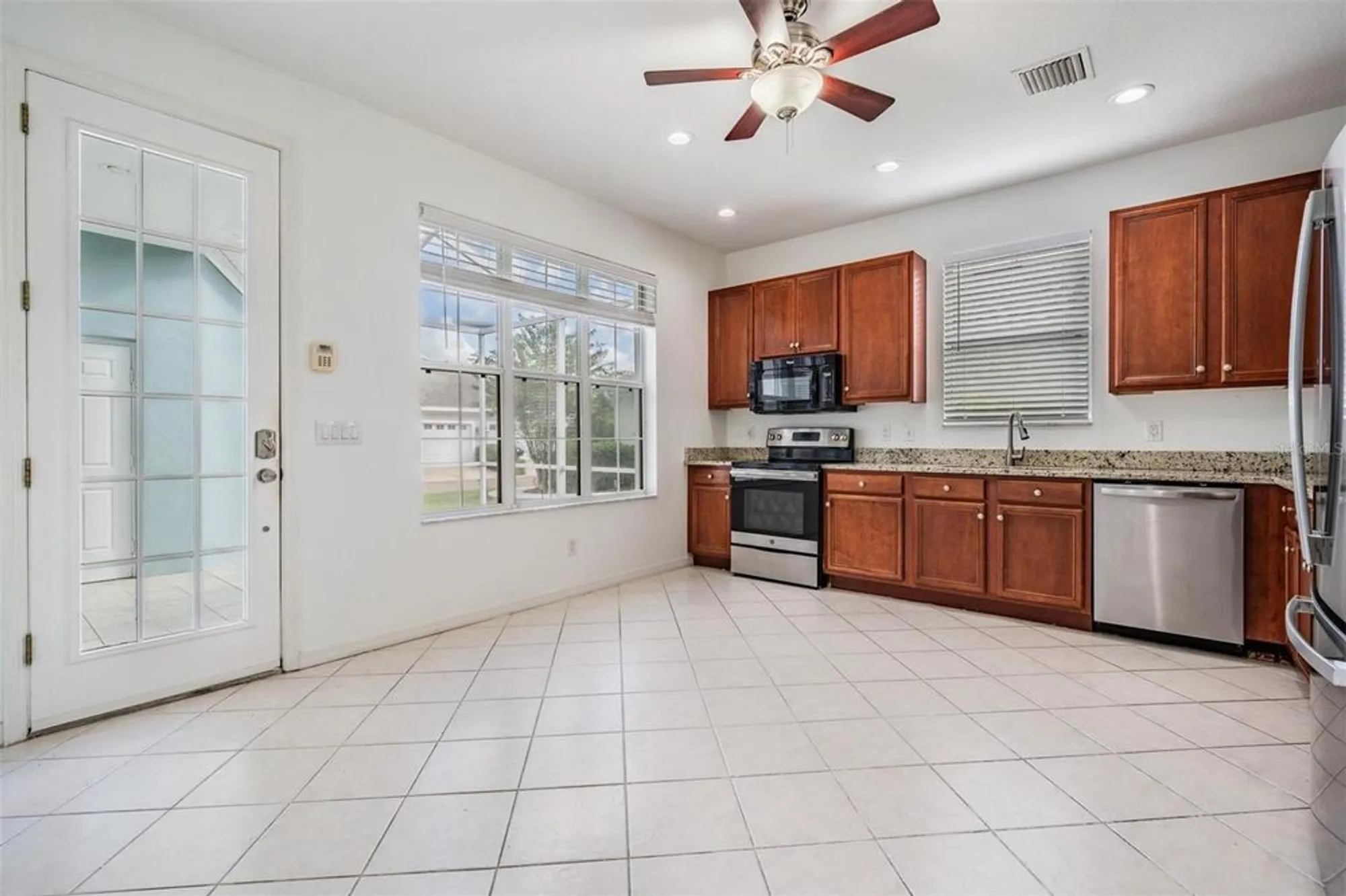 Property Slideshow image 11 of 43 | 218 summerside ct, Apollo Beach, FL, 33572