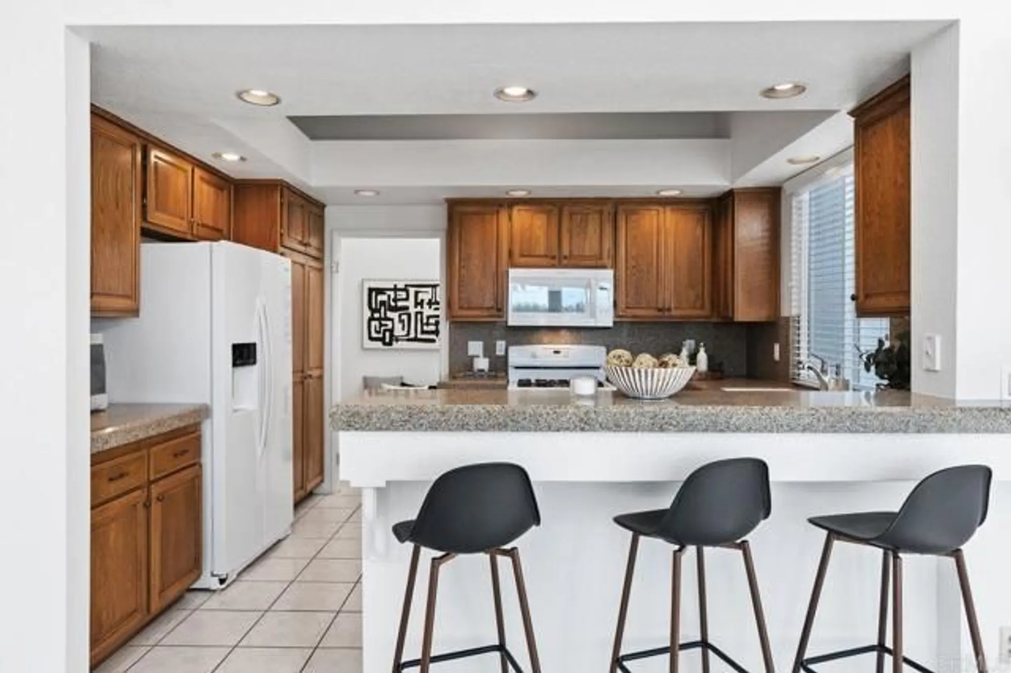 Property Slideshow image 12 of 45 | 1263 via navajo, San Marcos, CA, 92078