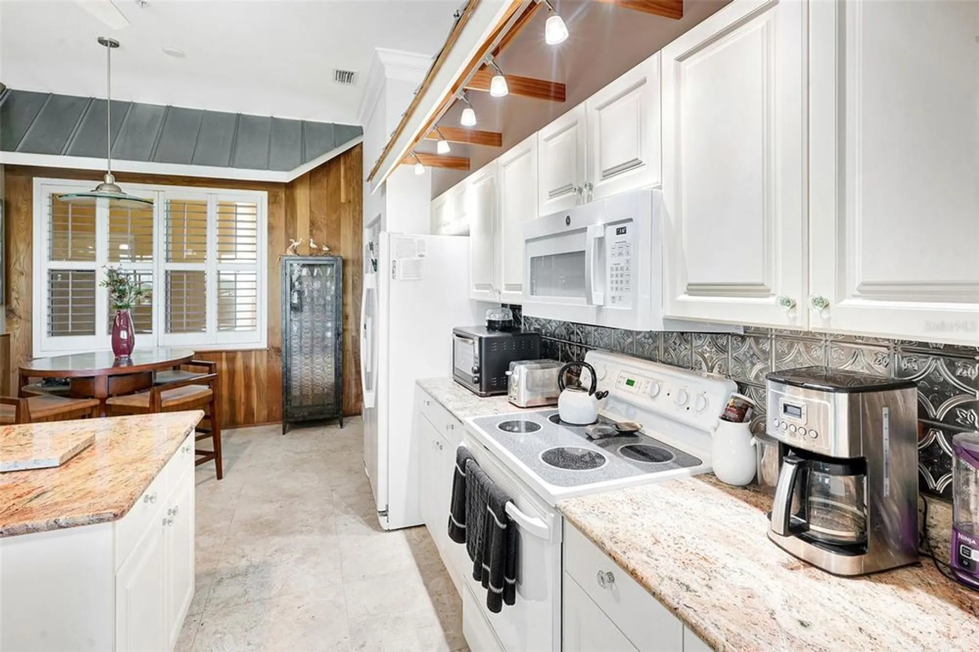 Property Slideshow image 17 of 58 | 2060 matecumbe key rd 2803, Punta Gorda, FL, 33955